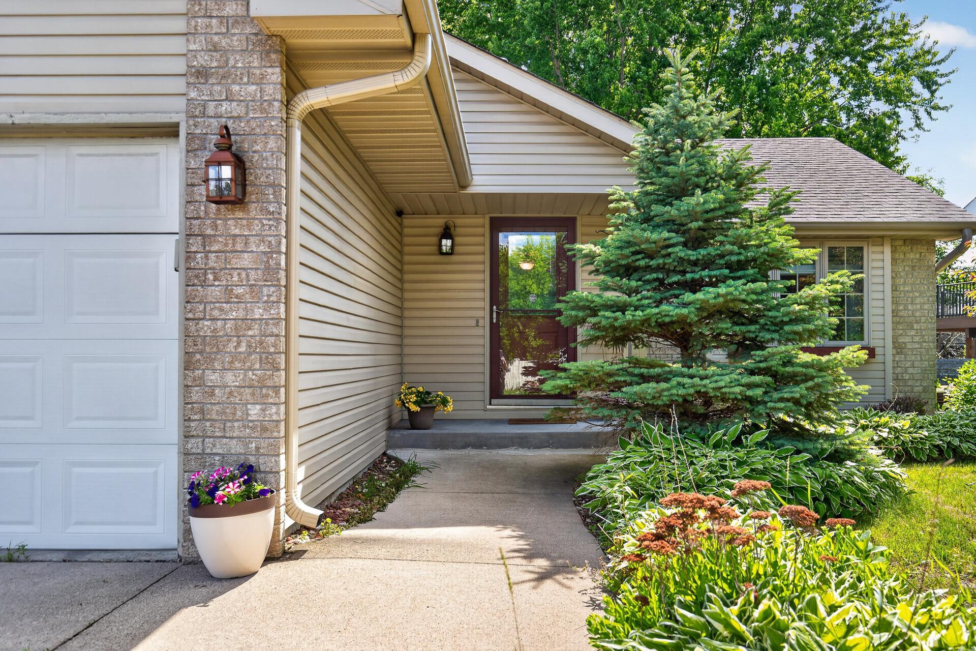 View of Residential at 8725 Queens Gardens, Brooklyn Park MN 55443, Brooklyn Park (26 of 28) - Mike Wilen | Minnesota Team Real Estate