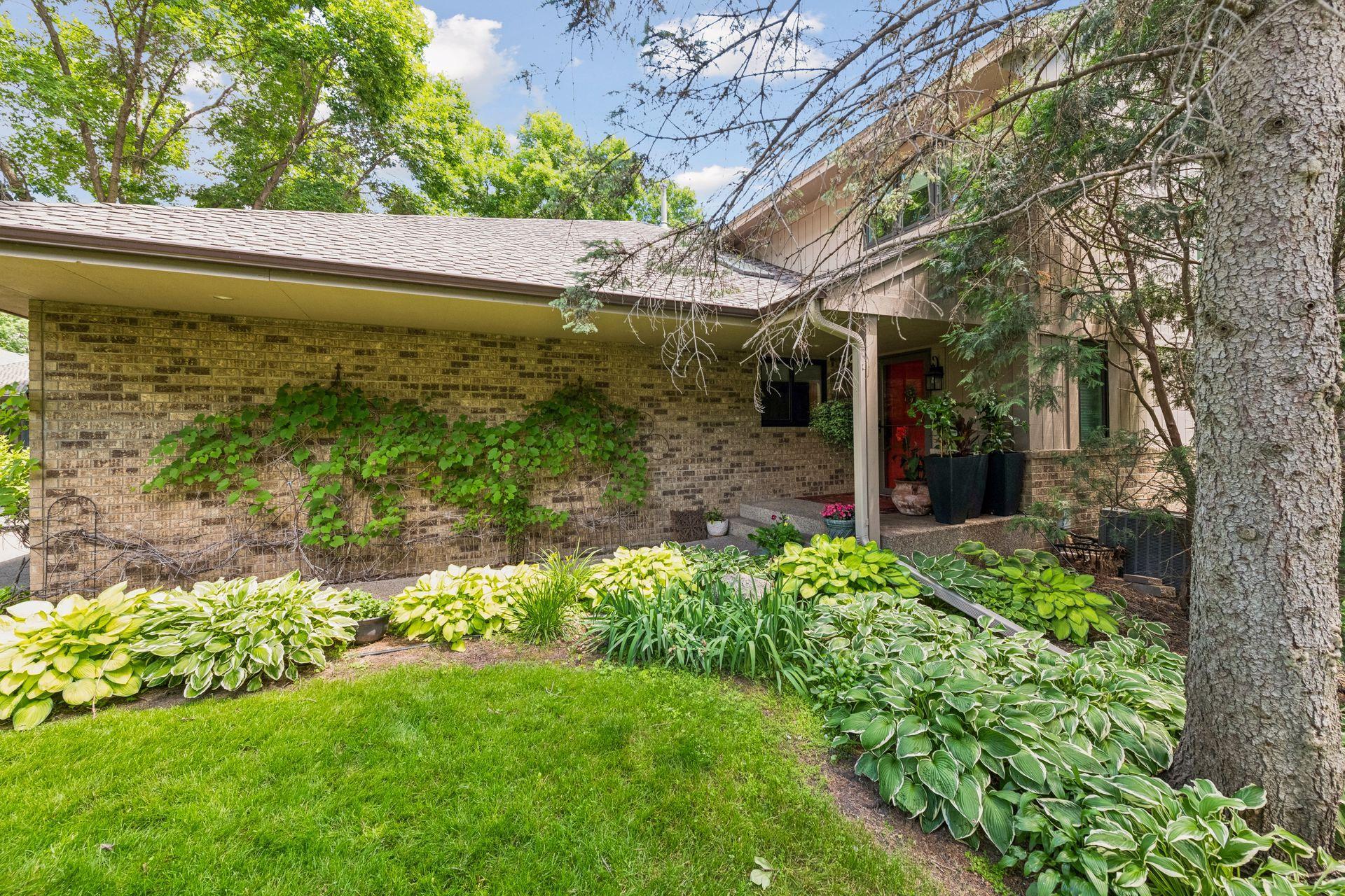View of Residential at 1140 Hollybrook Drive, Wayzata MN 55391, Wayzata (3 of 59) - Mike Wilen | Minnesota Team Real Estate