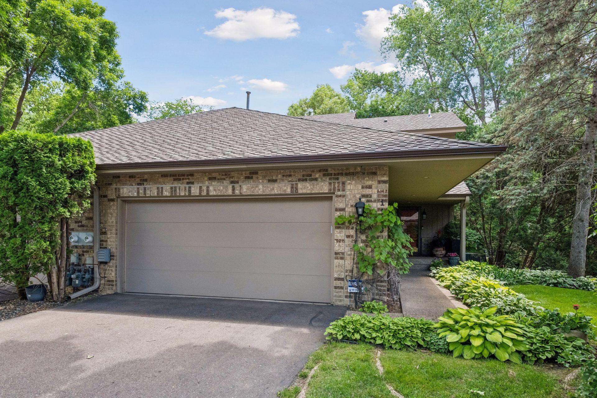 View of Residential at 1140 Hollybrook Drive, Wayzata MN 55391, Wayzata (2 of 59) - Mike Wilen | Minnesota Team Real Estate