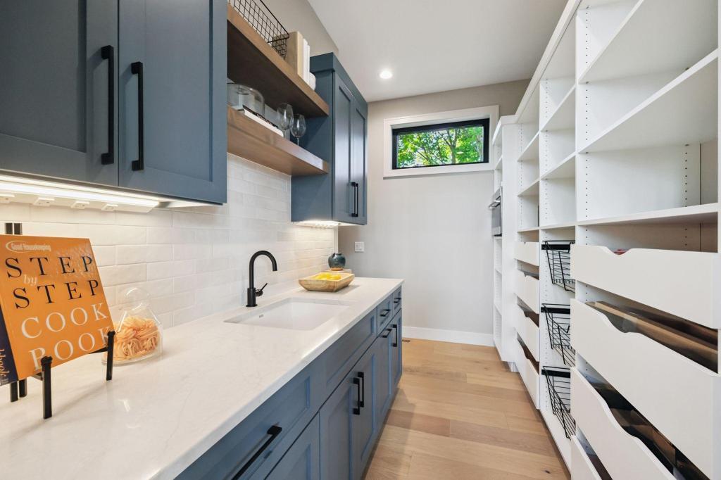 View of Residential at 3061 Lake Shore Boulevard, Minnetonka MN 55391, Minnetonka (47 of 78) - Mike Wilen | Minnesota Team Real Estate