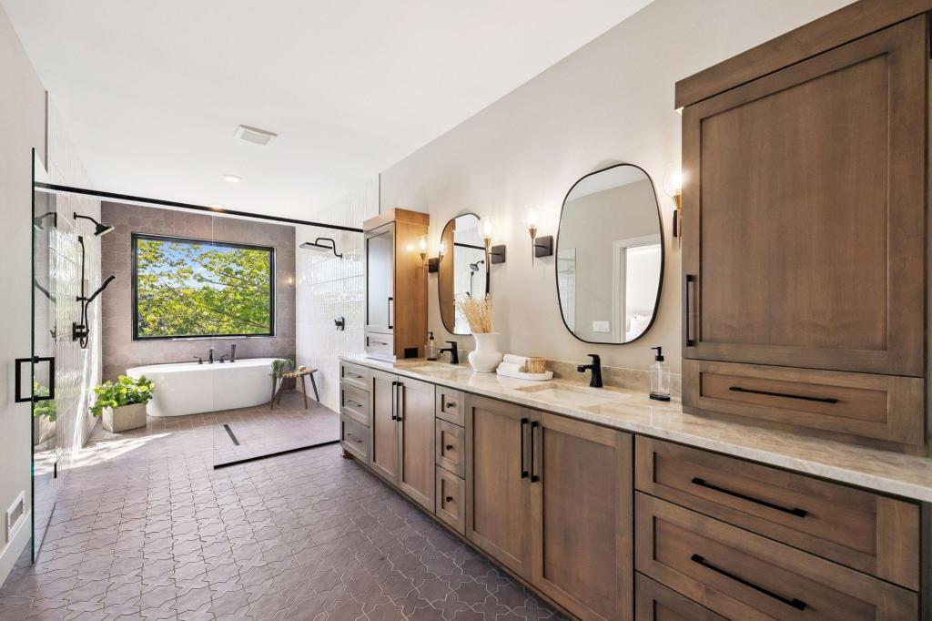 View of Residential at 3061 Lake Shore Boulevard, Minnetonka MN 55391, Minnetonka (26 of 78) - Mike Wilen | Minnesota Team Real Estate