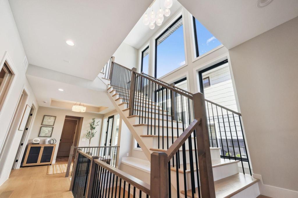 View of Residential at 3061 Lake Shore Boulevard, Minnetonka MN 55391, Minnetonka (19 of 78) - Mike Wilen | Minnesota Team Real Estate