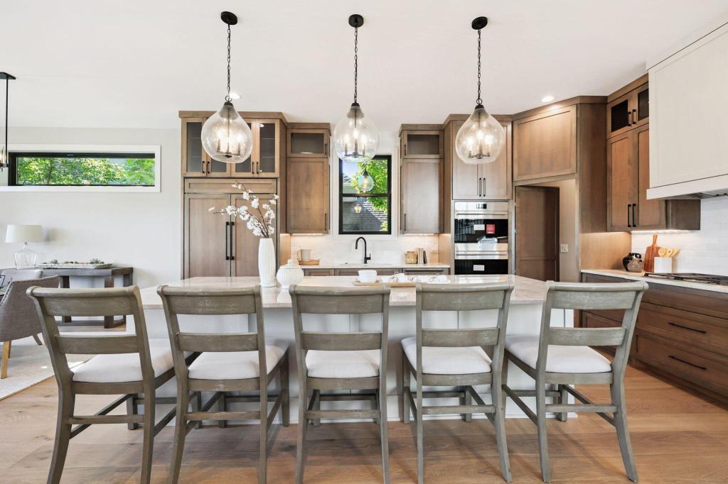 View of Residential at 3061 Lake Shore Boulevard, Minnetonka MN 55391, Minnetonka (18 of 78) - Mike Wilen | Minnesota Team Real Estate
