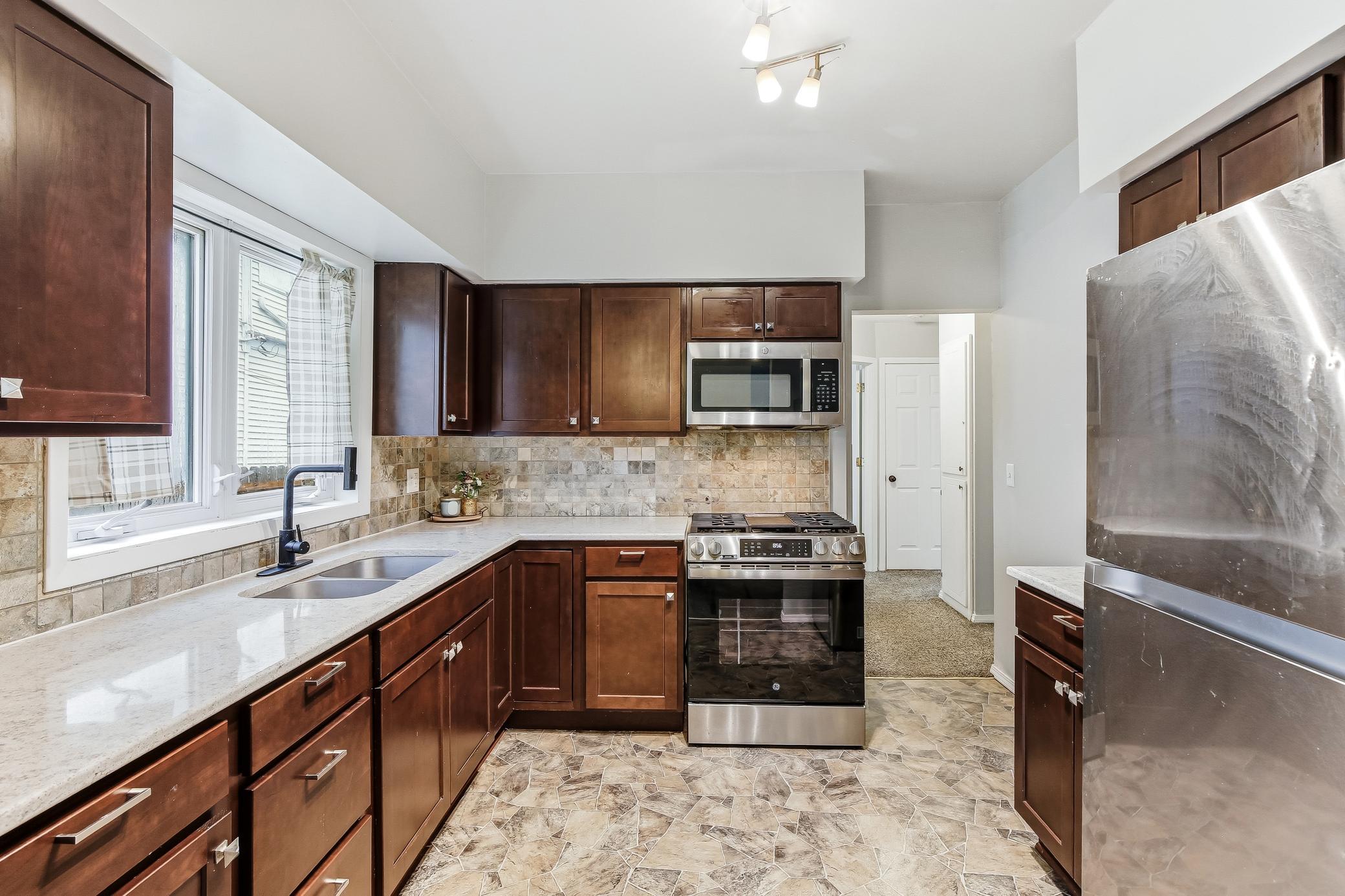 View of Residential at 1745 7th Street, Saint Paul MN 55106, Saint Paul (7 of 15) - Mike Wilen | Minnesota Team Real Estate