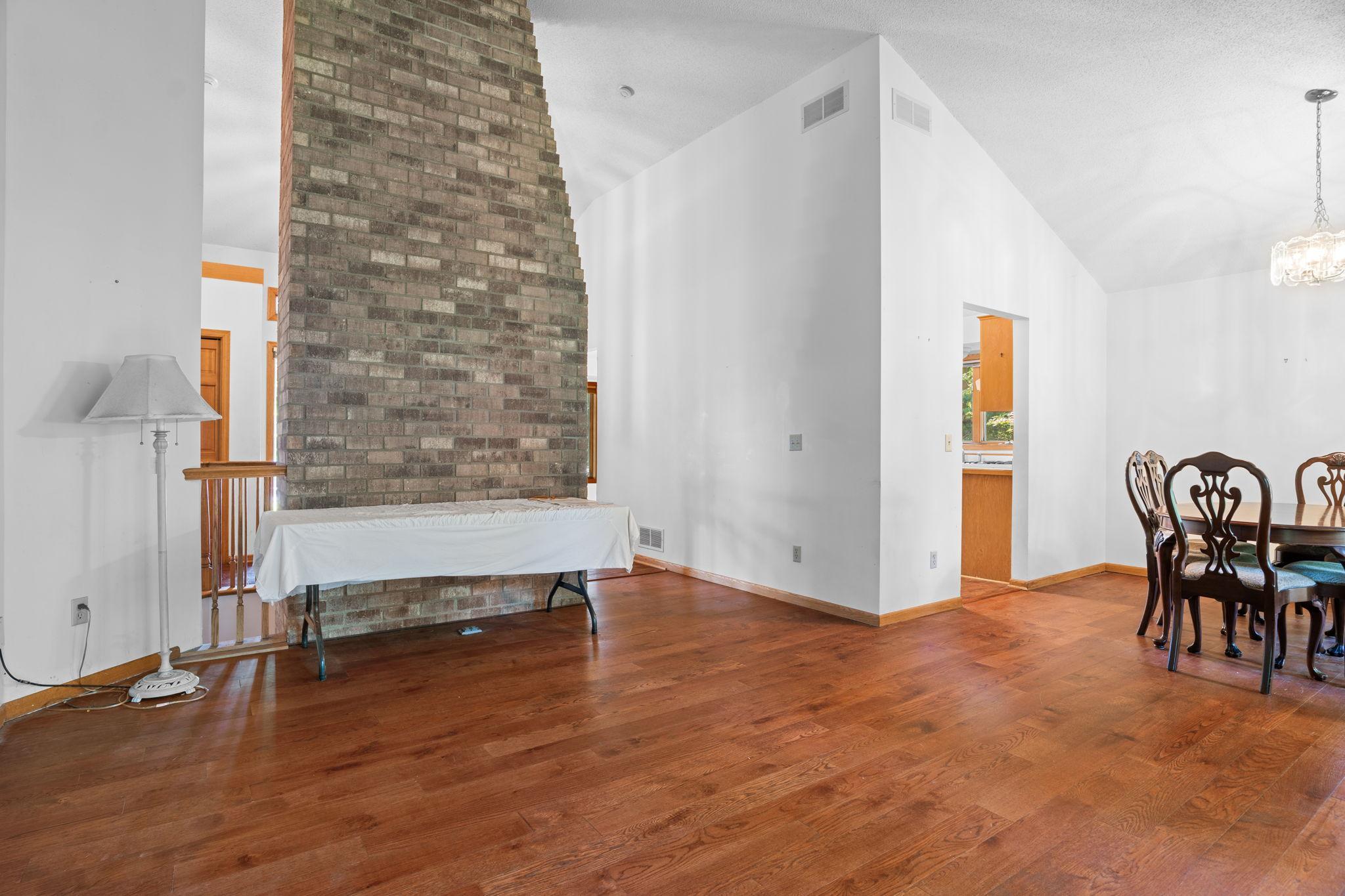 View of Residential at 4512 Williston Road, Minnetonka MN 55345, Minnetonka (6 of 23) - Mike Wilen | Minnesota Team Real Estate