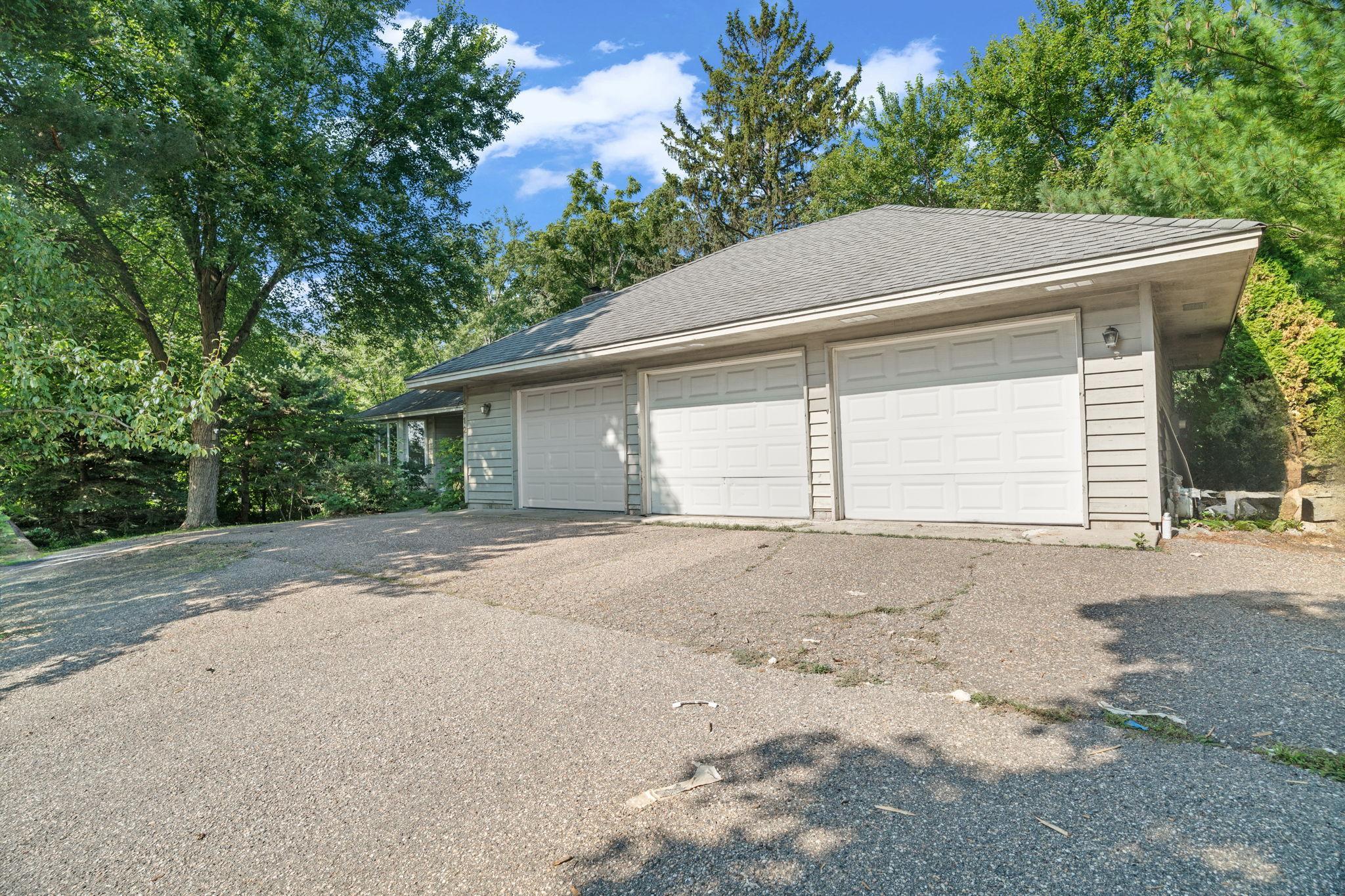 View of Residential at 4512 Williston Road, Minnetonka MN 55345, Minnetonka (19 of 23) - Mike Wilen | Minnesota Team Real Estate
