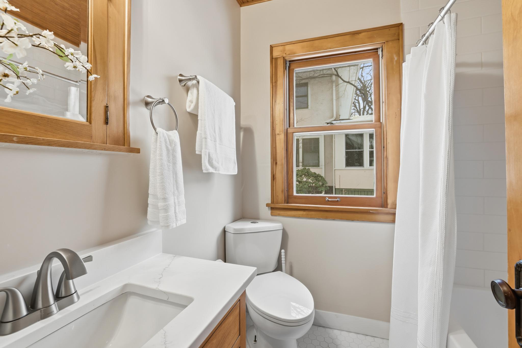 View of Residential at 1464 Chelmsford Street, Saint Paul MN 55108, Saint Paul (17 of 30) - Mike Wilen | Minnesota Team Real Estate