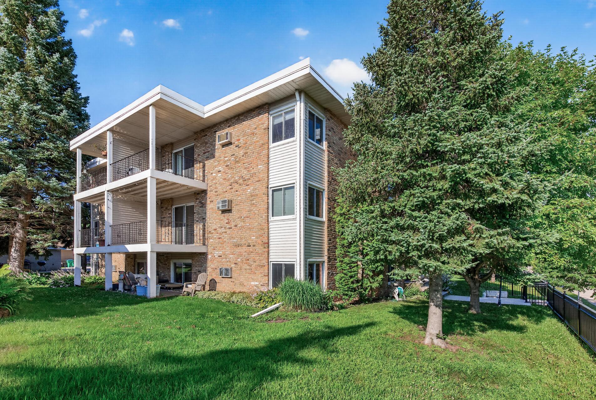 View of Residential at 5911 Oxford Street #7, Saint Louis Park MN 55416, Saint Louis Park (10 of 64) - Mike Wilen | Minnesota Team Real Estate