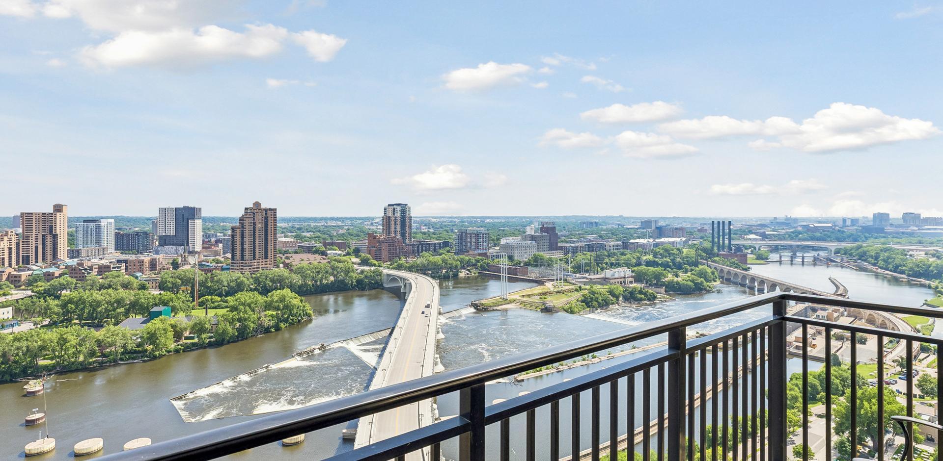 View of Residential at 100 3rd Avenue #2301, Minneapolis MN 55401, Minneapolis (6 of 45) - Mike Wilen | Minnesota Team Real Estate