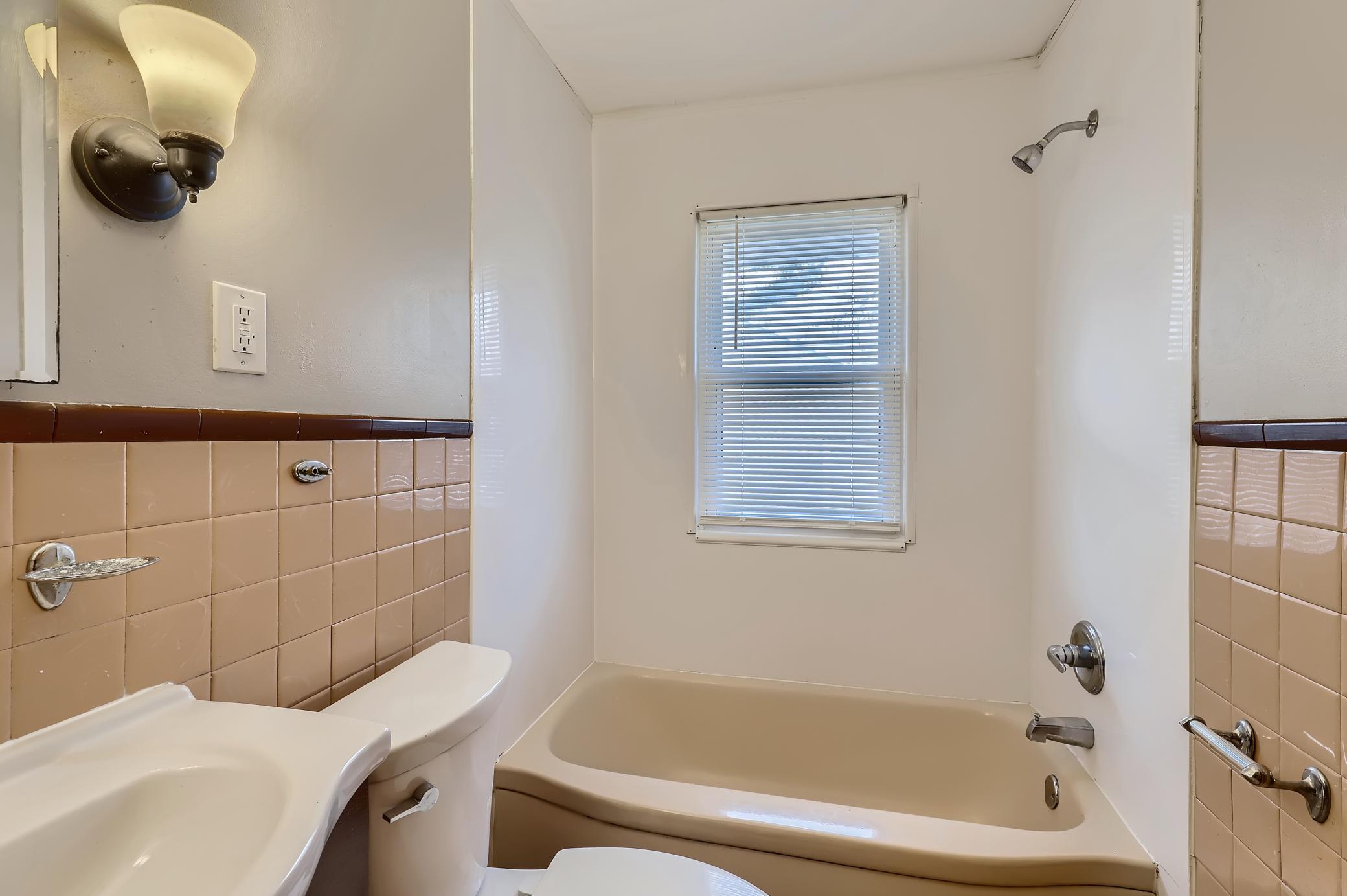 View of Residential Income at 3921 Lyndale Avenue, Minneapolis MN 55412, Minneapolis (4 of 13) - Mike Wilen | Minnesota Team Real Estate