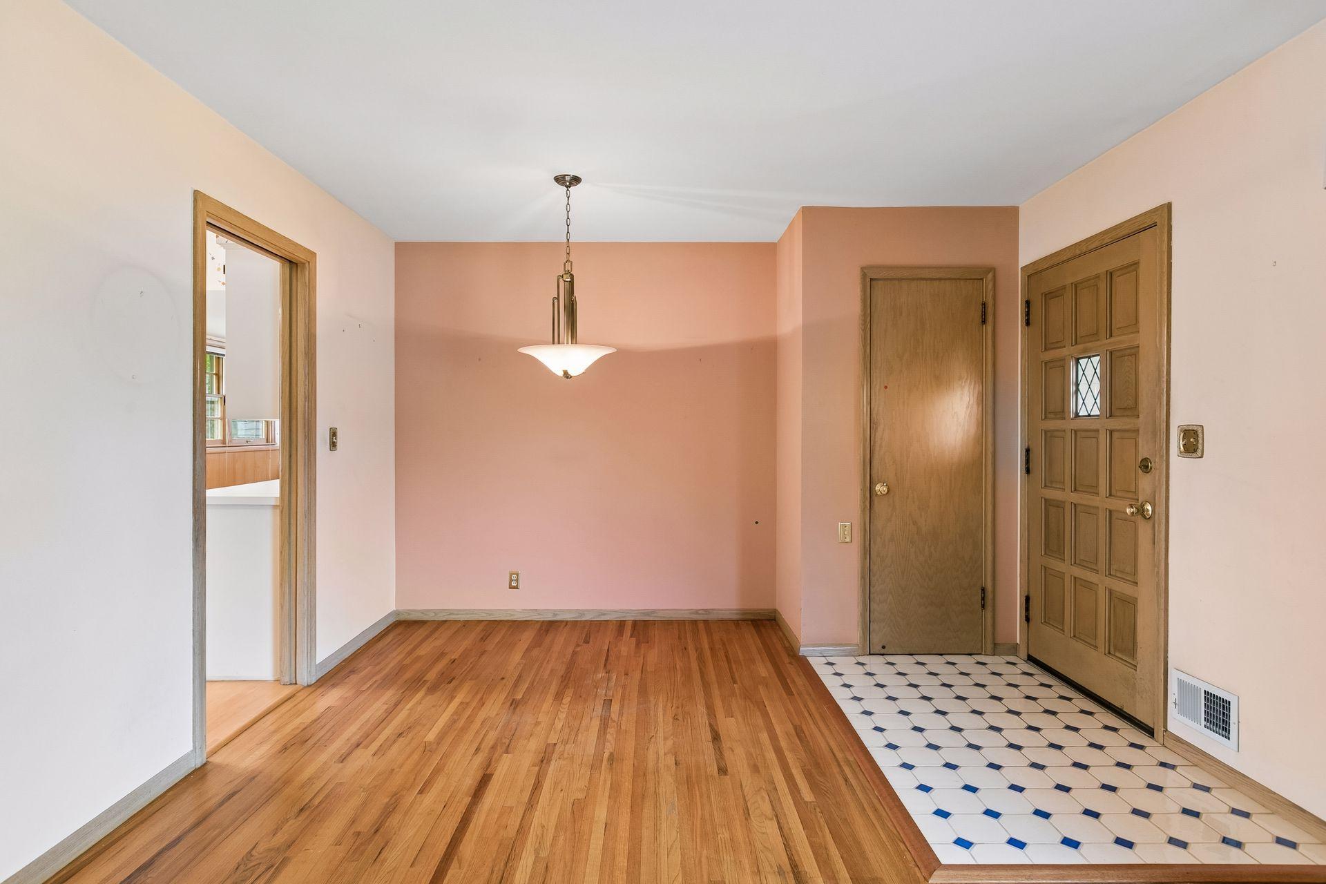 View of Residential at 7105 23rd Street, Saint Louis Park MN 55426, Saint Louis Park (6 of 35) - Mike Wilen | Minnesota Team Real Estate