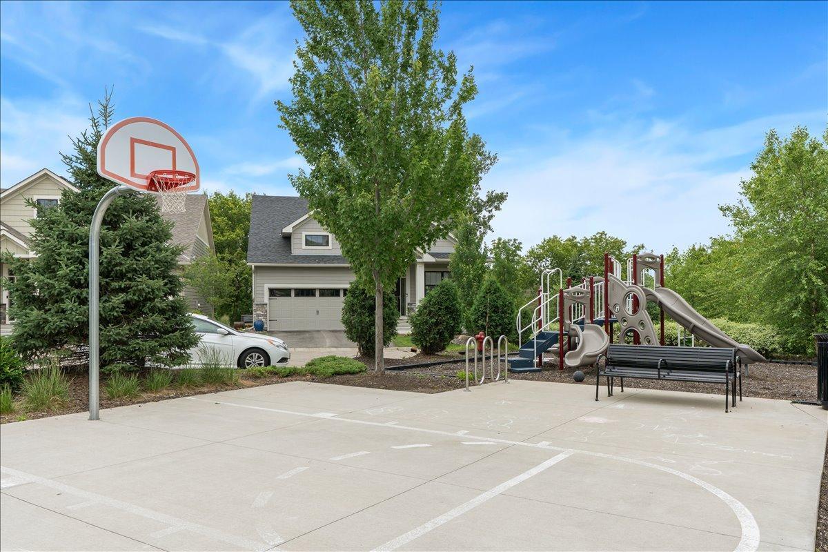 View of Residential at 16377 Glory Lane, Eden Prairie MN 55344, Eden Prairie (39 of 41) - Mike Wilen | Minnesota Team Real Estate