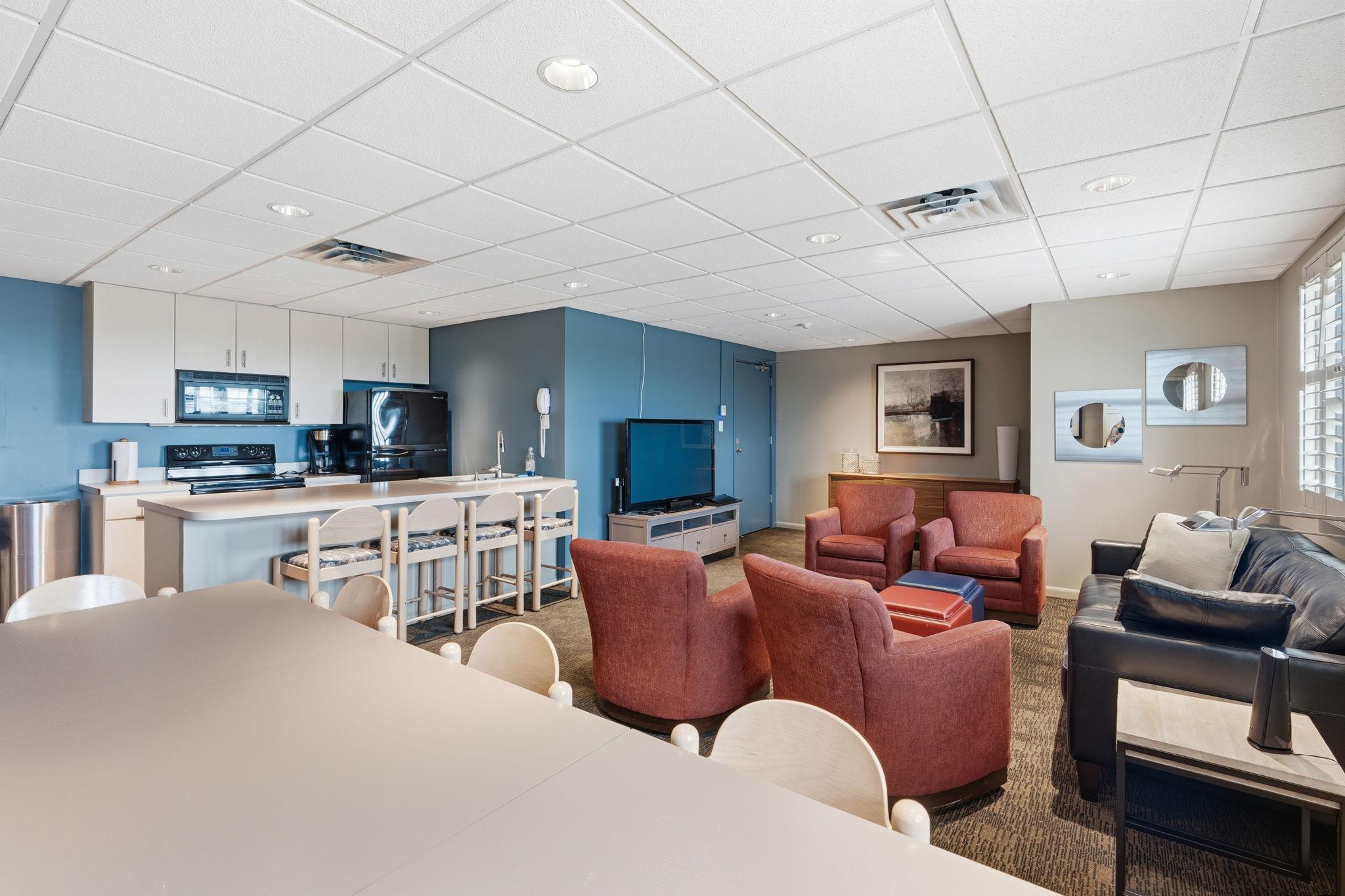 View of Residential at 410 Groveland Avenue #602, Minneapolis MN 55403, Minneapolis (47 of 49) - Mike Wilen | Minnesota Team Real Estate
