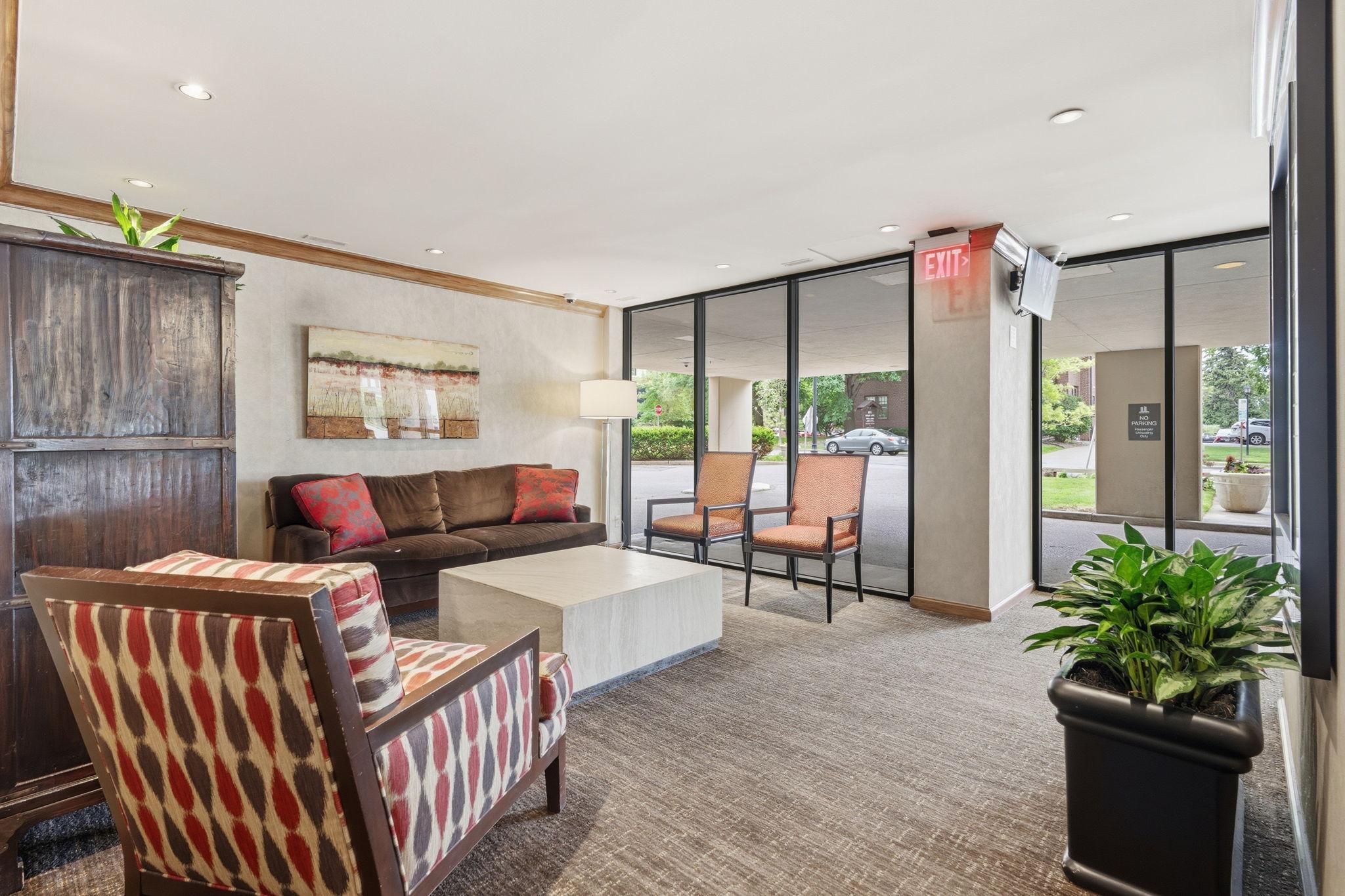 View of Residential at 410 Groveland Avenue #602, Minneapolis MN 55403, Minneapolis (31 of 49) - Mike Wilen | Minnesota Team Real Estate