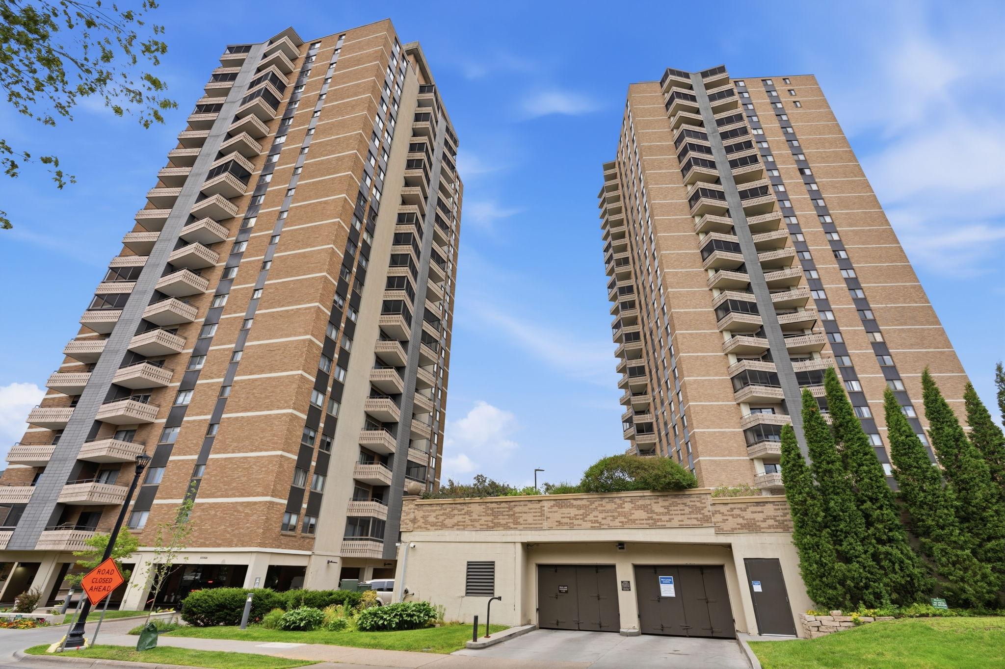 View of Residential at 410 Groveland Avenue #602, Minneapolis MN 55403, Minneapolis (29 of 49) - Mike Wilen | Minnesota Team Real Estate