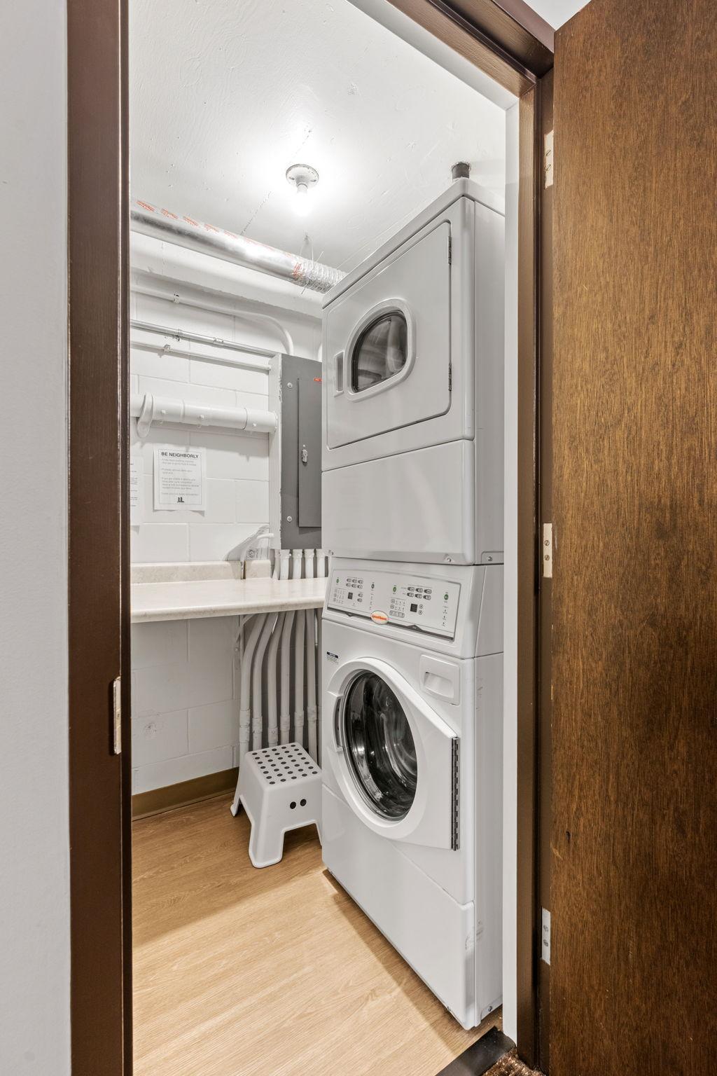 View of Residential at 410 Groveland Avenue #602, Minneapolis MN 55403, Minneapolis (43 of 49) - Mike Wilen | Minnesota Team Real Estate