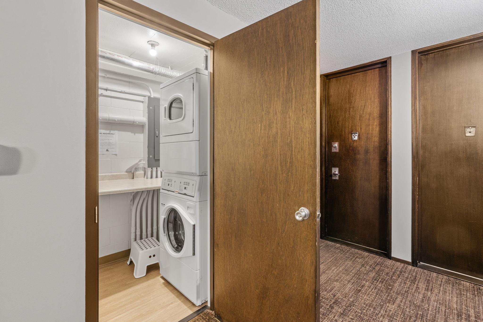 View of Residential at 410 Groveland Avenue #602, Minneapolis MN 55403, Minneapolis (44 of 49) - Mike Wilen | Minnesota Team Real Estate