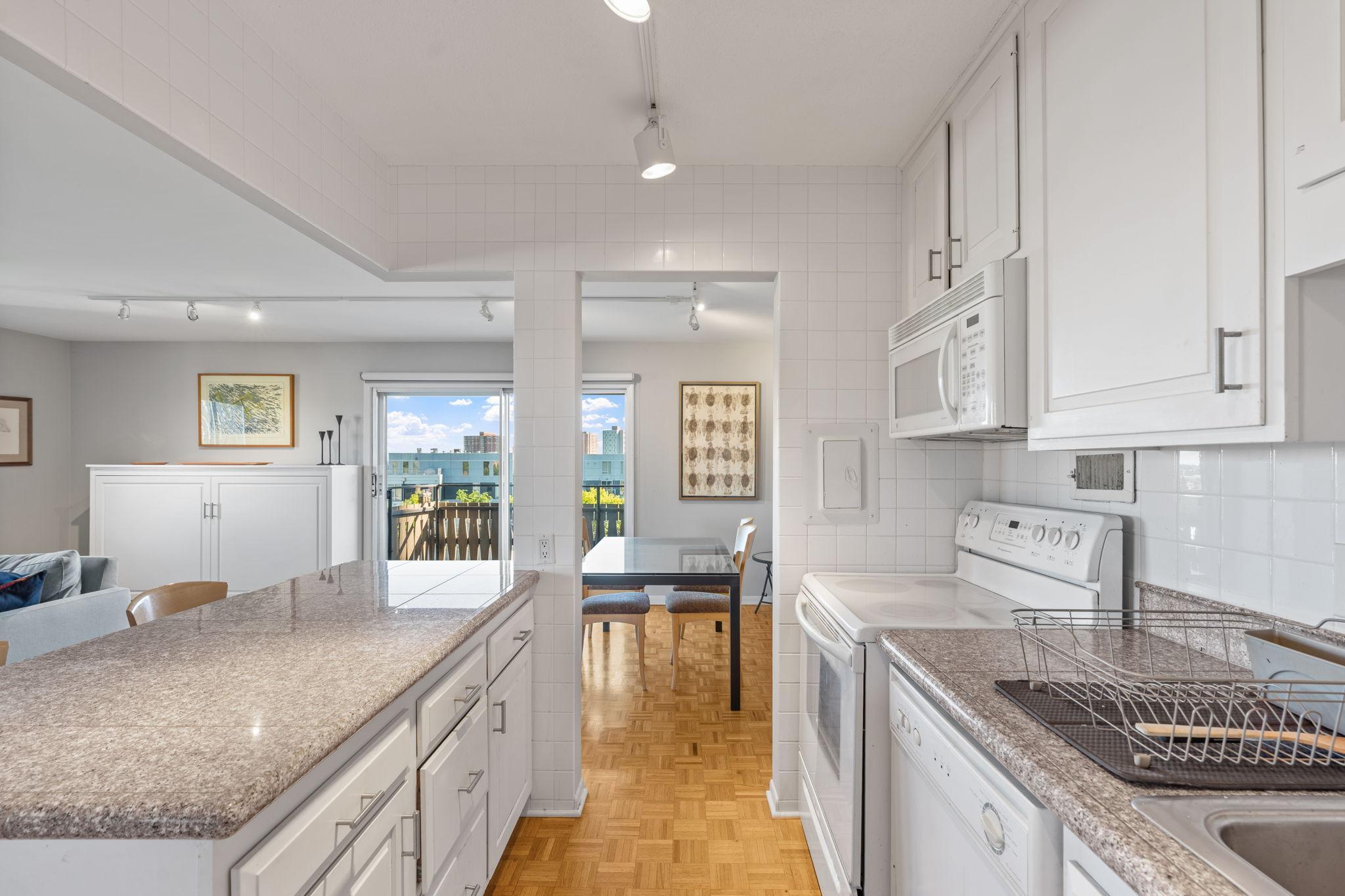 View of Residential at 410 Groveland Avenue #602, Minneapolis MN 55403, Minneapolis (14 of 49) - Mike Wilen | Minnesota Team Real Estate