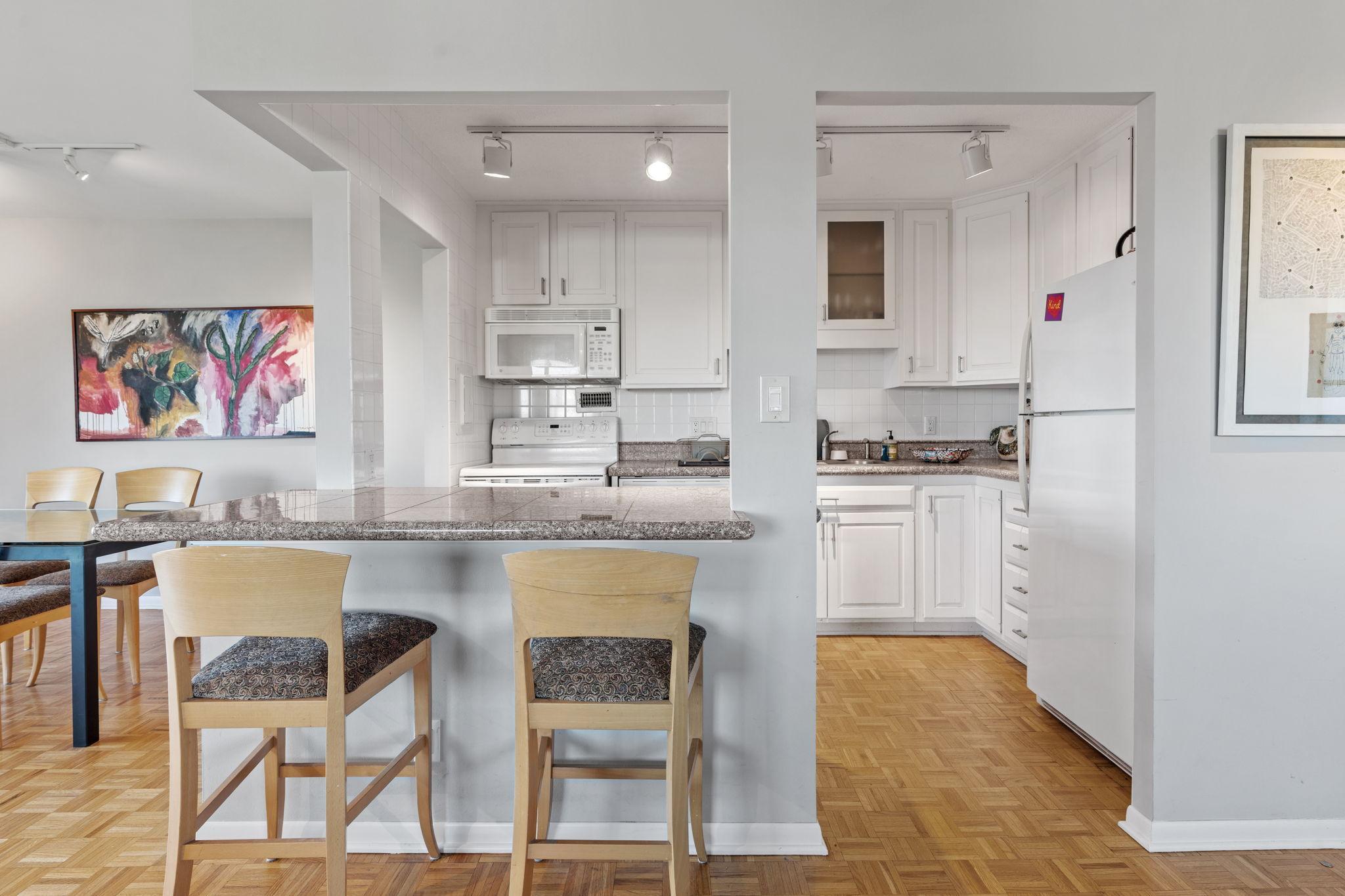 View of Residential at 410 Groveland Avenue #602, Minneapolis MN 55403, Minneapolis (16 of 49) - Mike Wilen | Minnesota Team Real Estate