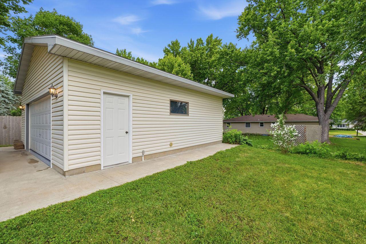 View of Residential at 4027 Elmwood Drive, Saint Bonifacius MN 55375, Saint Bonifacius (28 of 35) - Mike Wilen | Minnesota Team Real Estate