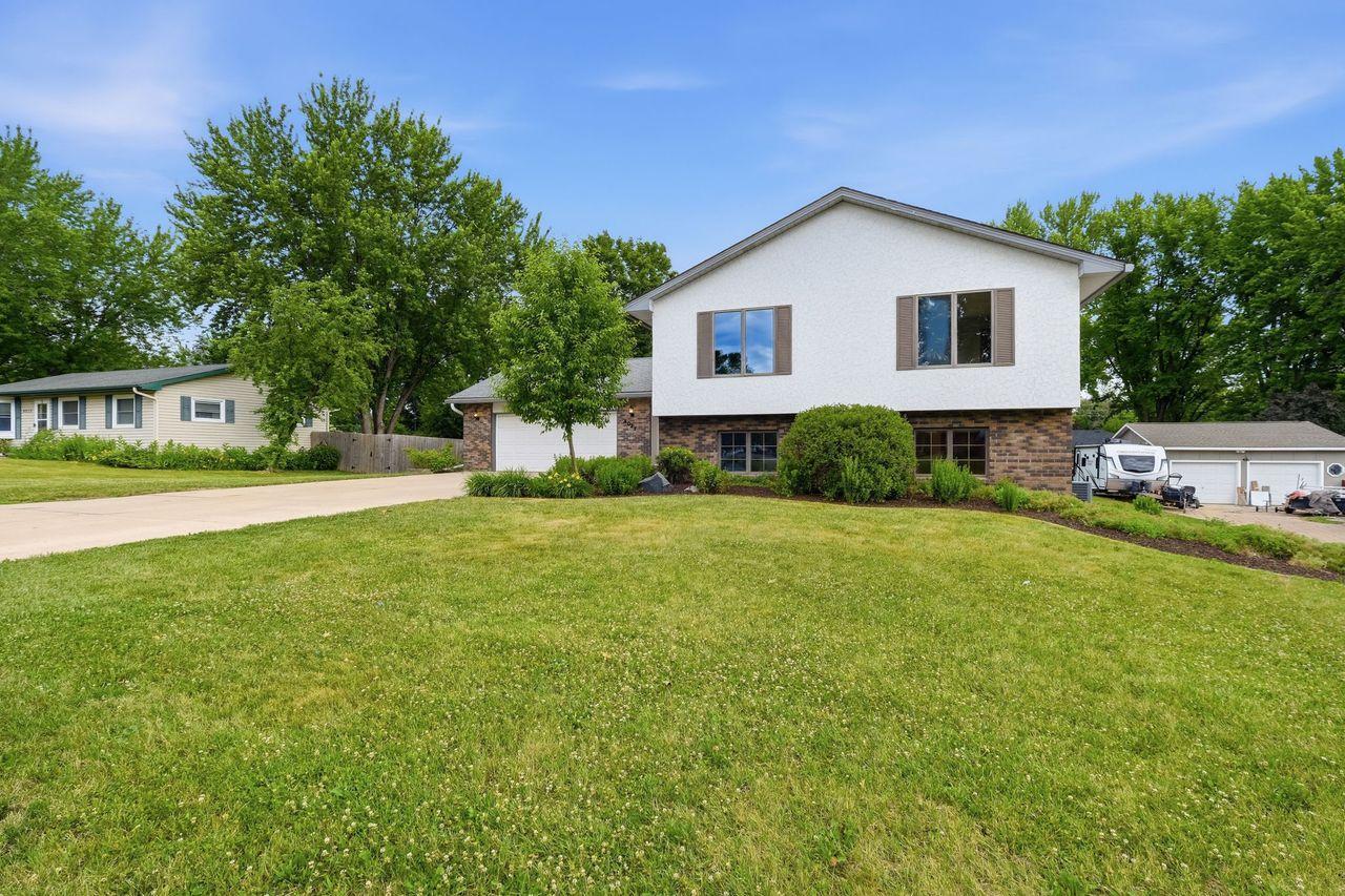 View of Residential at 4027 Elmwood Drive, Saint Bonifacius MN 55375, Saint Bonifacius (4 of 35) - Mike Wilen | Minnesota Team Real Estate