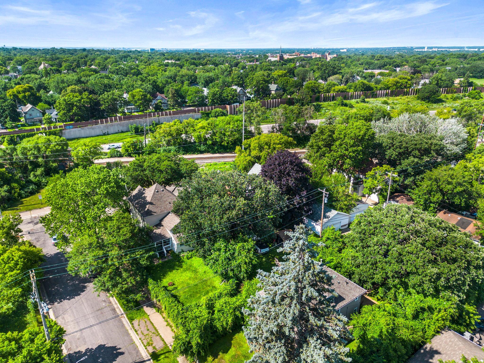 View of Residential Income at 1827-1829 Saint Anthony Avenue, Saint Paul MN 55104, Saint Paul (69 of 70) - Mike Wilen | Minnesota Team Real Estate
