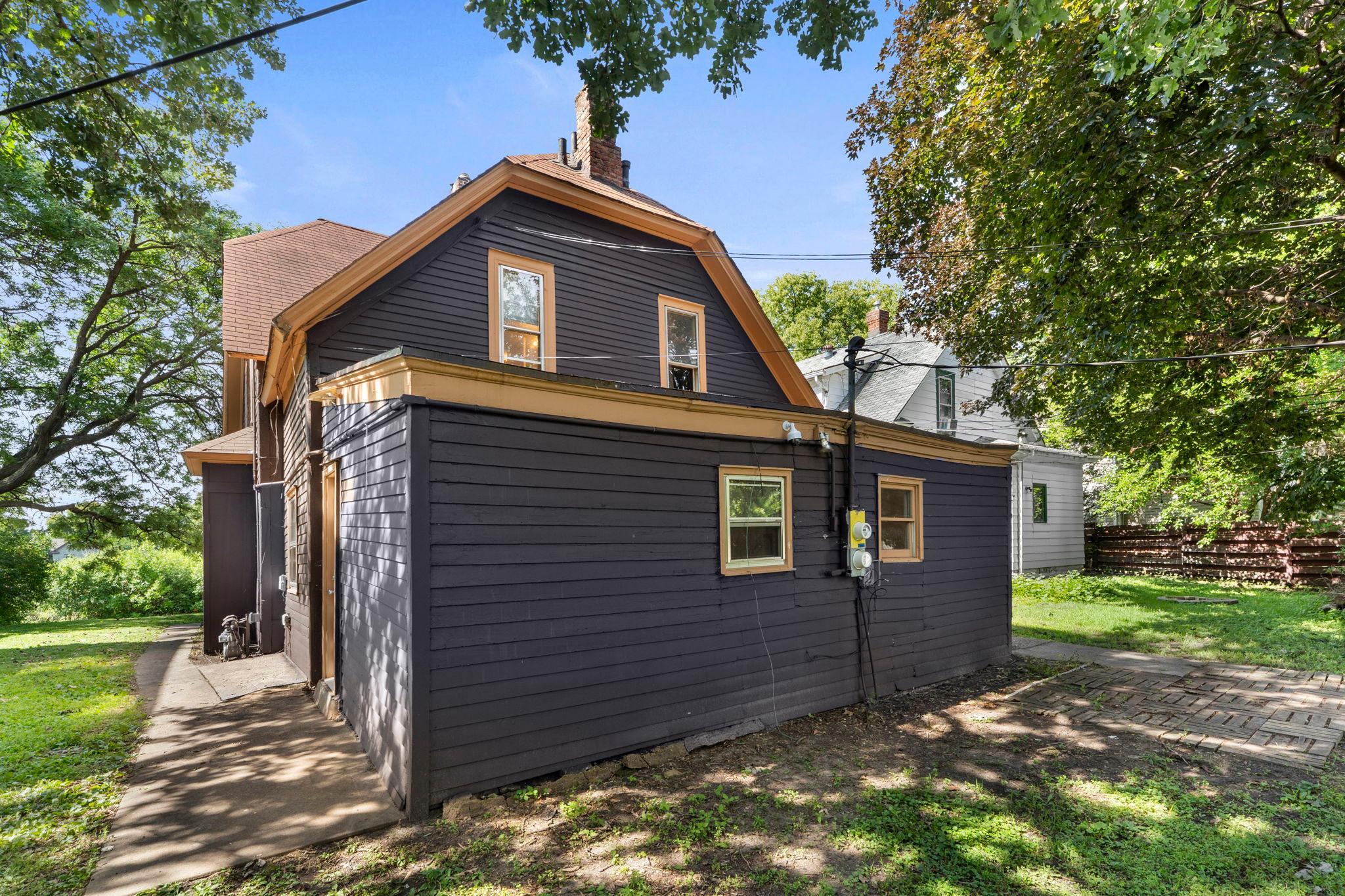 View of Residential Income at 1827-1829 Saint Anthony Avenue, Saint Paul MN 55104, Saint Paul (58 of 70) - Mike Wilen | Minnesota Team Real Estate