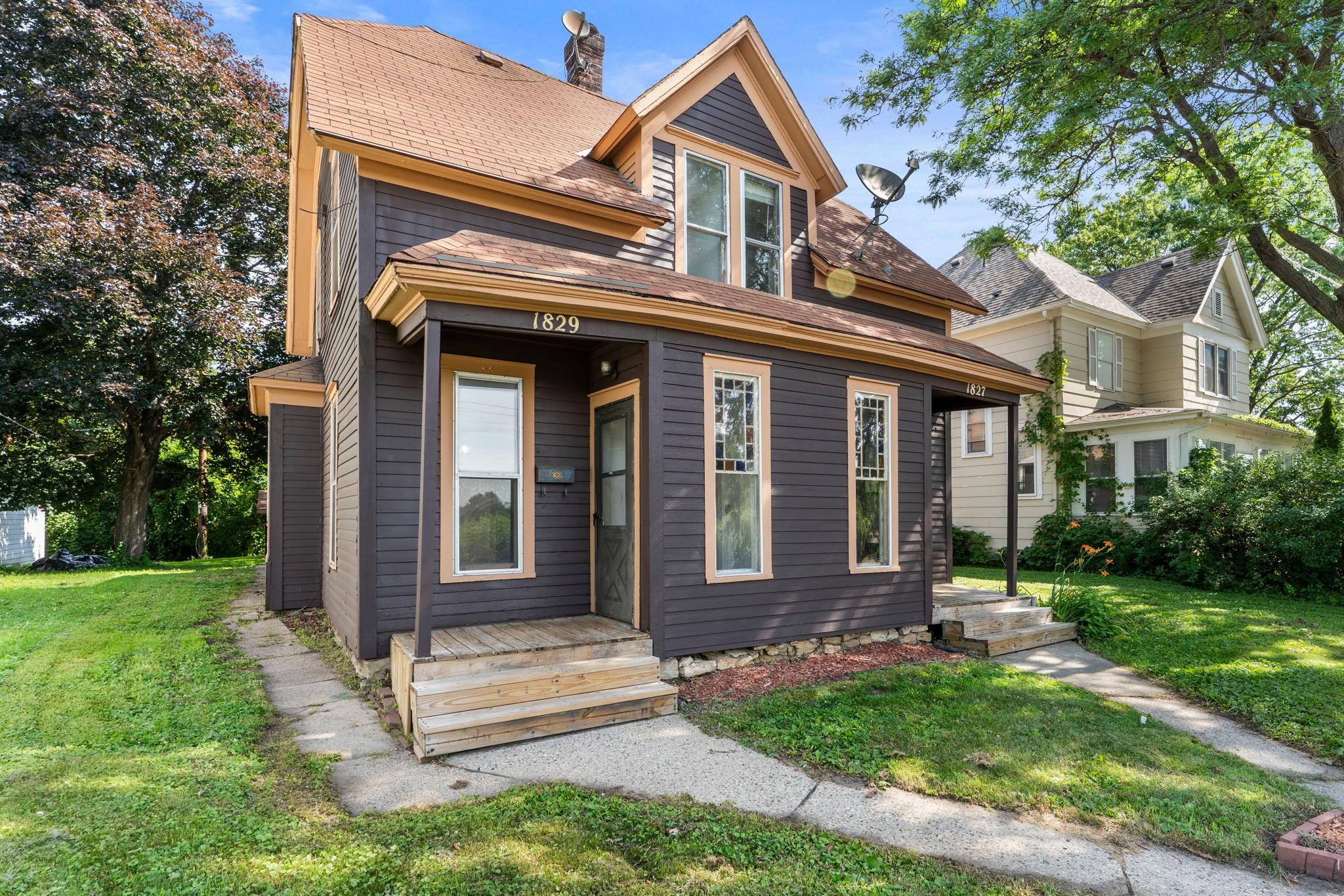 View of Residential Income at 1827-1829 Saint Anthony Avenue, Saint Paul MN 55104, Saint Paul (53 of 70) - Mike Wilen | Minnesota Team Real Estate