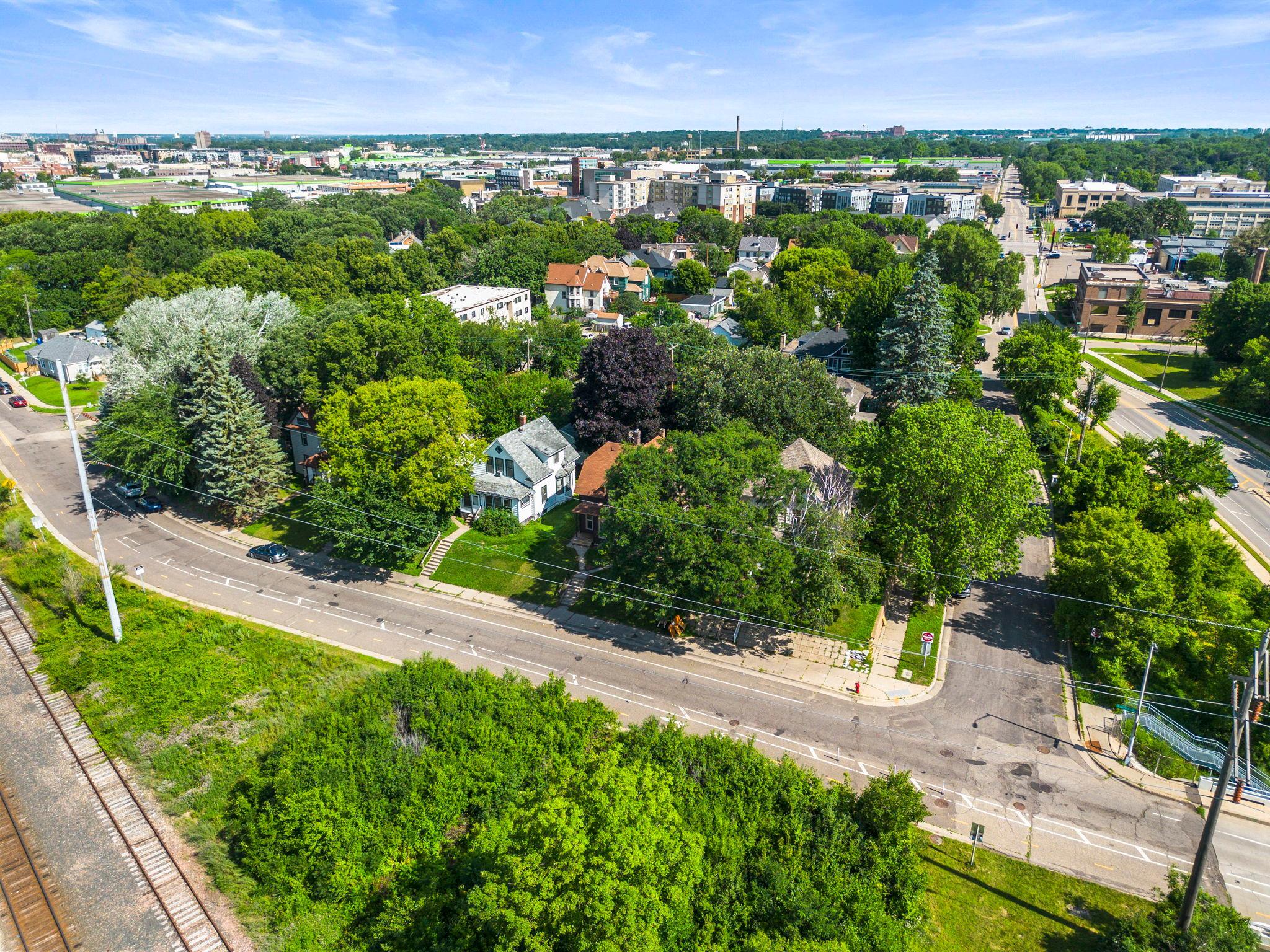 View of Residential Income at 1827-1829 Saint Anthony Avenue, Saint Paul MN 55104, Saint Paul (68 of 70) - Mike Wilen | Minnesota Team Real Estate