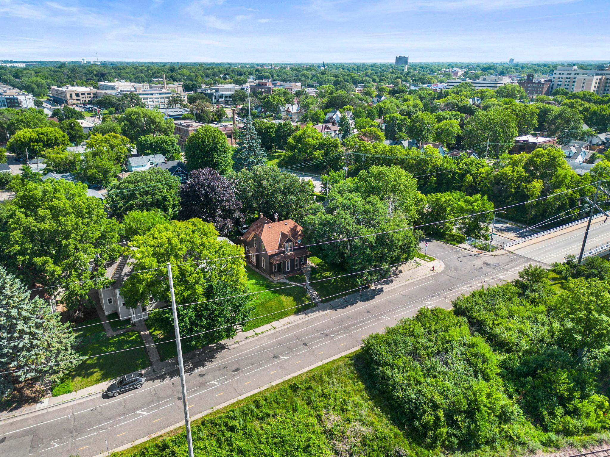 View of Residential Income at 1827-1829 Saint Anthony Avenue, Saint Paul MN 55104, Saint Paul (66 of 70) - Mike Wilen | Minnesota Team Real Estate