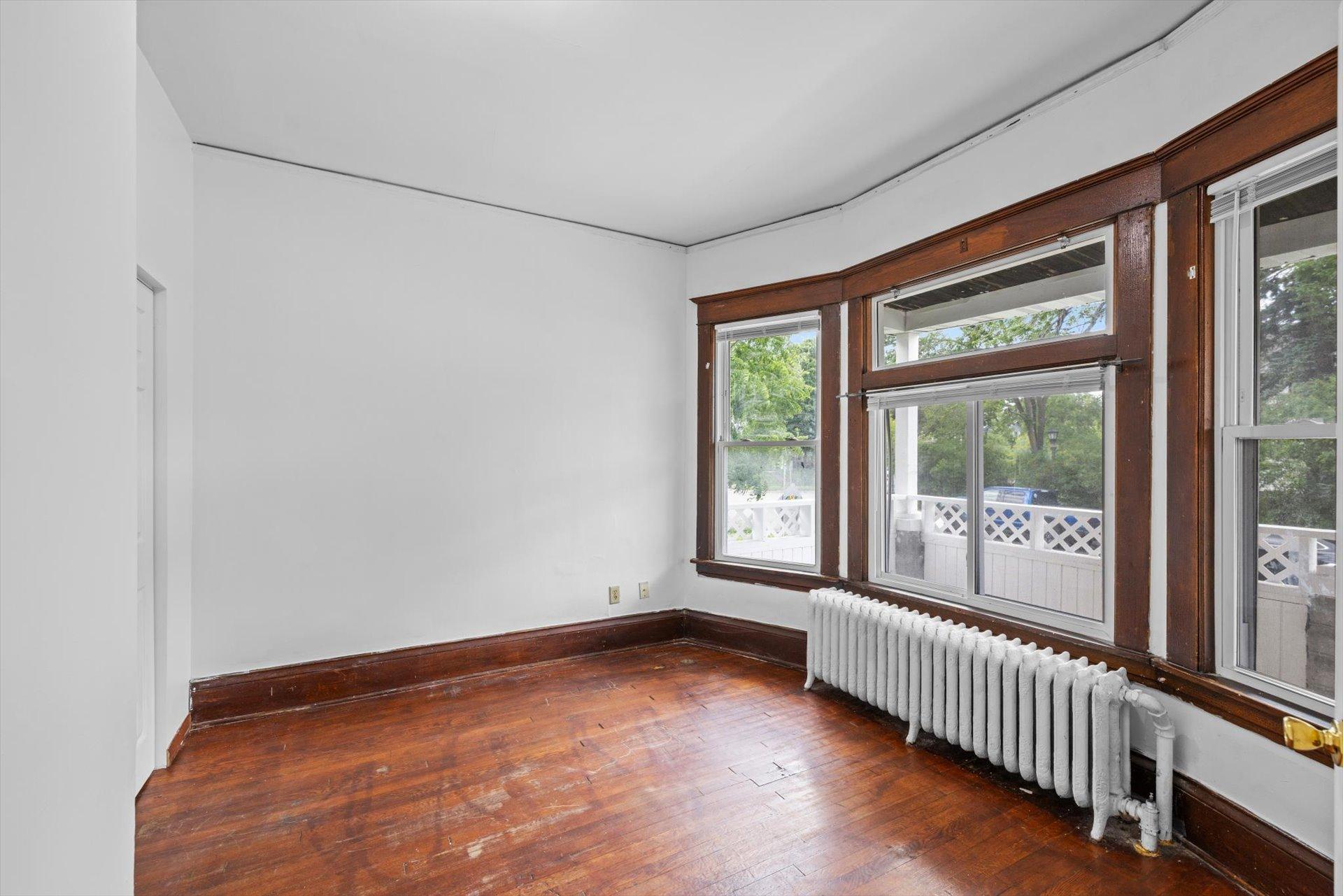View of Residential Income at 101 Litchfield Street, Saint Paul MN 55117, Saint Paul (21 of 27) - Mike Wilen | Minnesota Team Real Estate