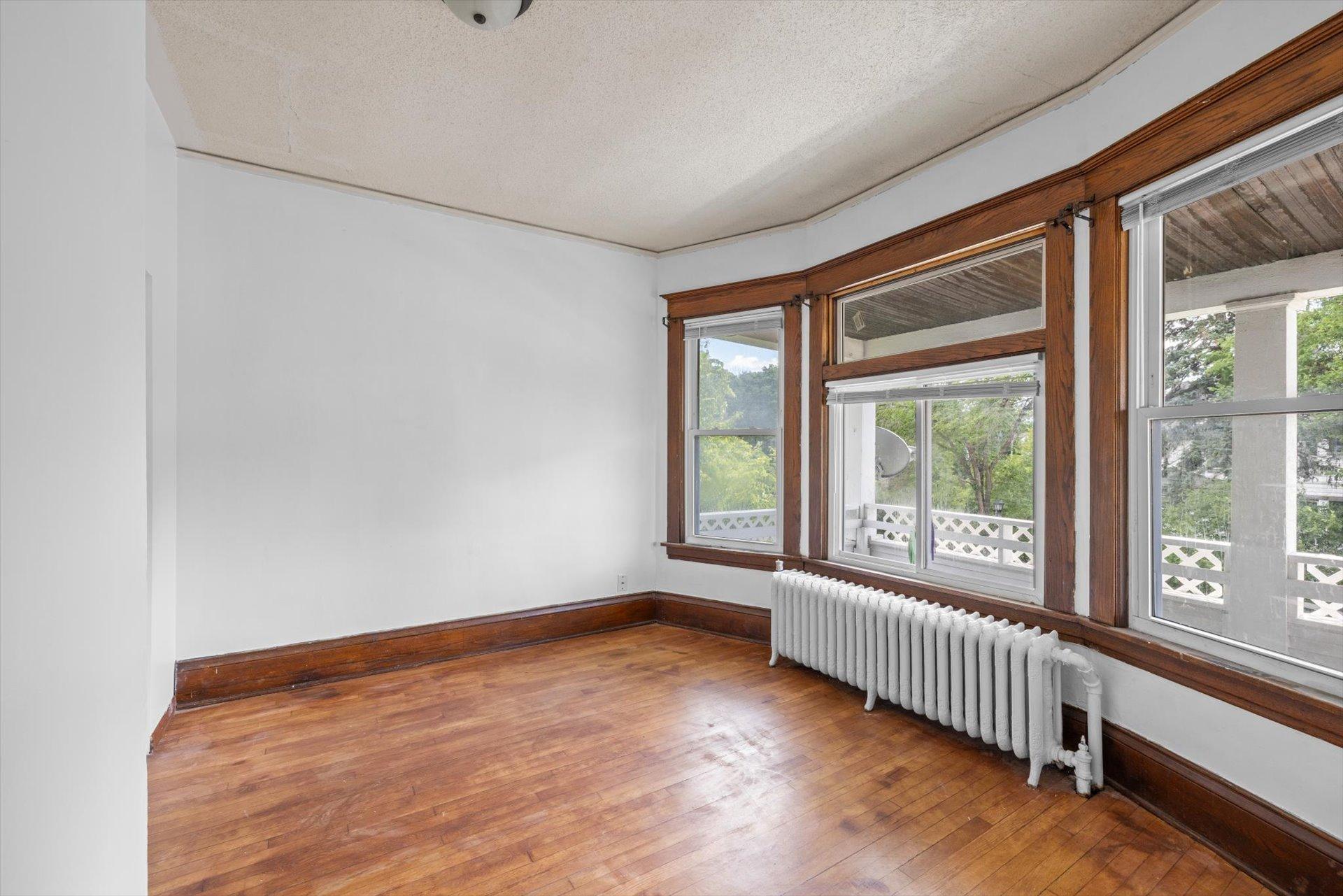 View of Residential Income at 101 Litchfield Street, Saint Paul MN 55117, Saint Paul (9 of 27) - Mike Wilen | Minnesota Team Real Estate
