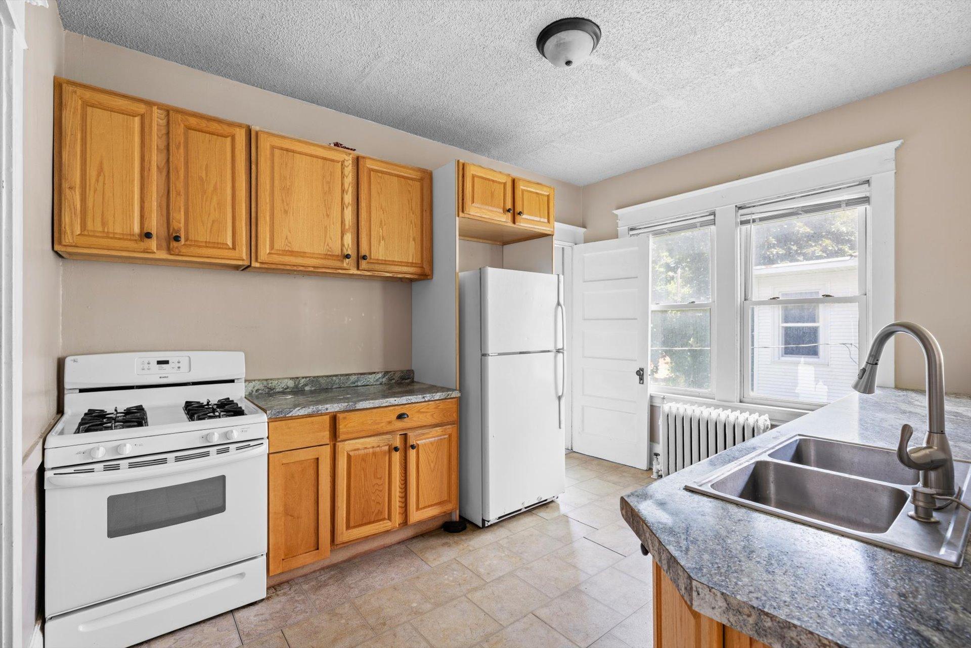 View of Residential Income at 101 Litchfield Street, Saint Paul MN 55117, Saint Paul (7 of 27) - Mike Wilen | Minnesota Team Real Estate