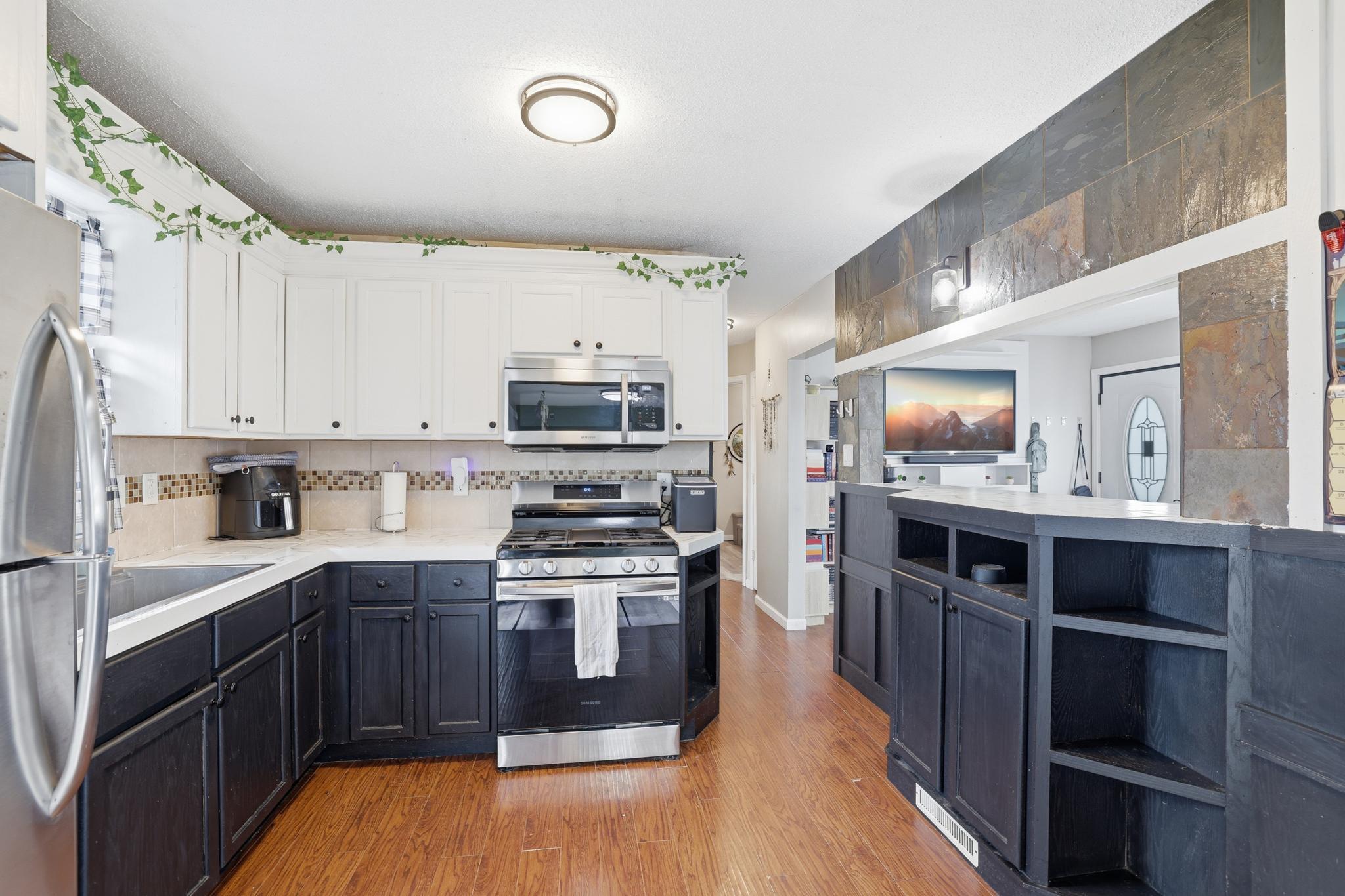 View of Residential at 7544 Douglas Drive, Brooklyn Park MN 55443, Brooklyn Park (7 of 28) - Mike Wilen | Minnesota Team Real Estate