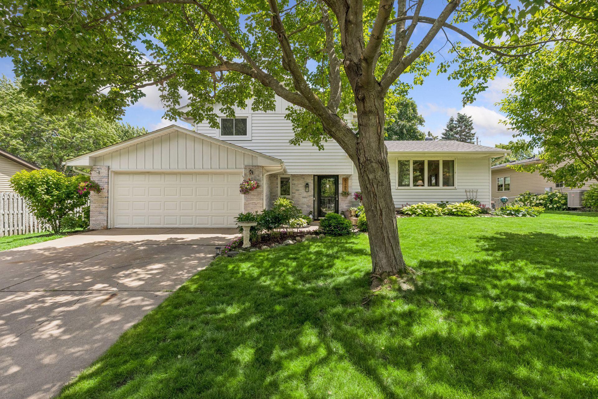 View of Residential at 6265 Oakwood Road, Woodbury MN 55125, Woodbury - Mike Wilen | Minnesota Team Real Estate