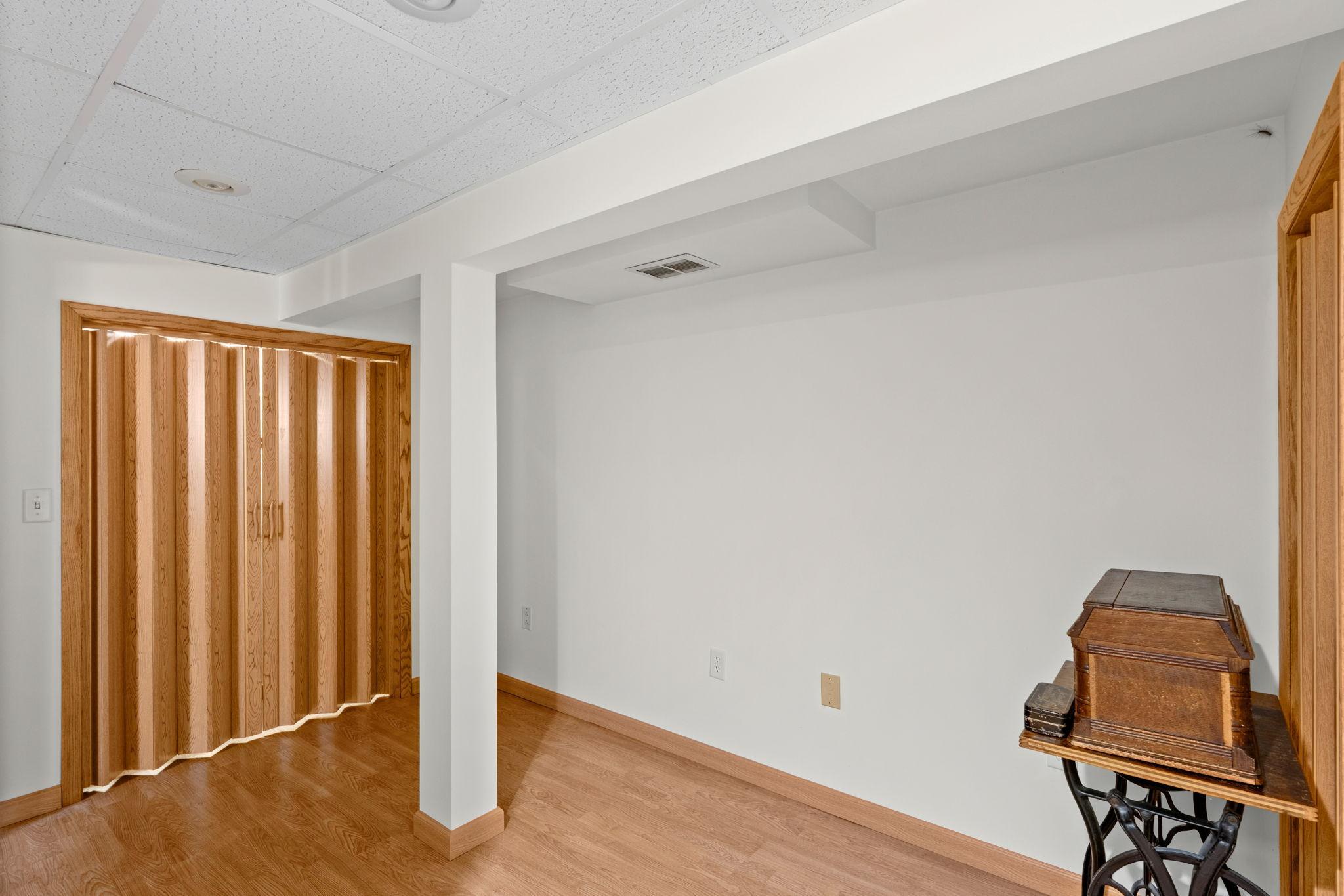 View of Residential at 2081 Jefferson Avenue, Saint Paul MN 55105, Saint Paul (32 of 44) - Mike Wilen | Minnesota Team Real Estate