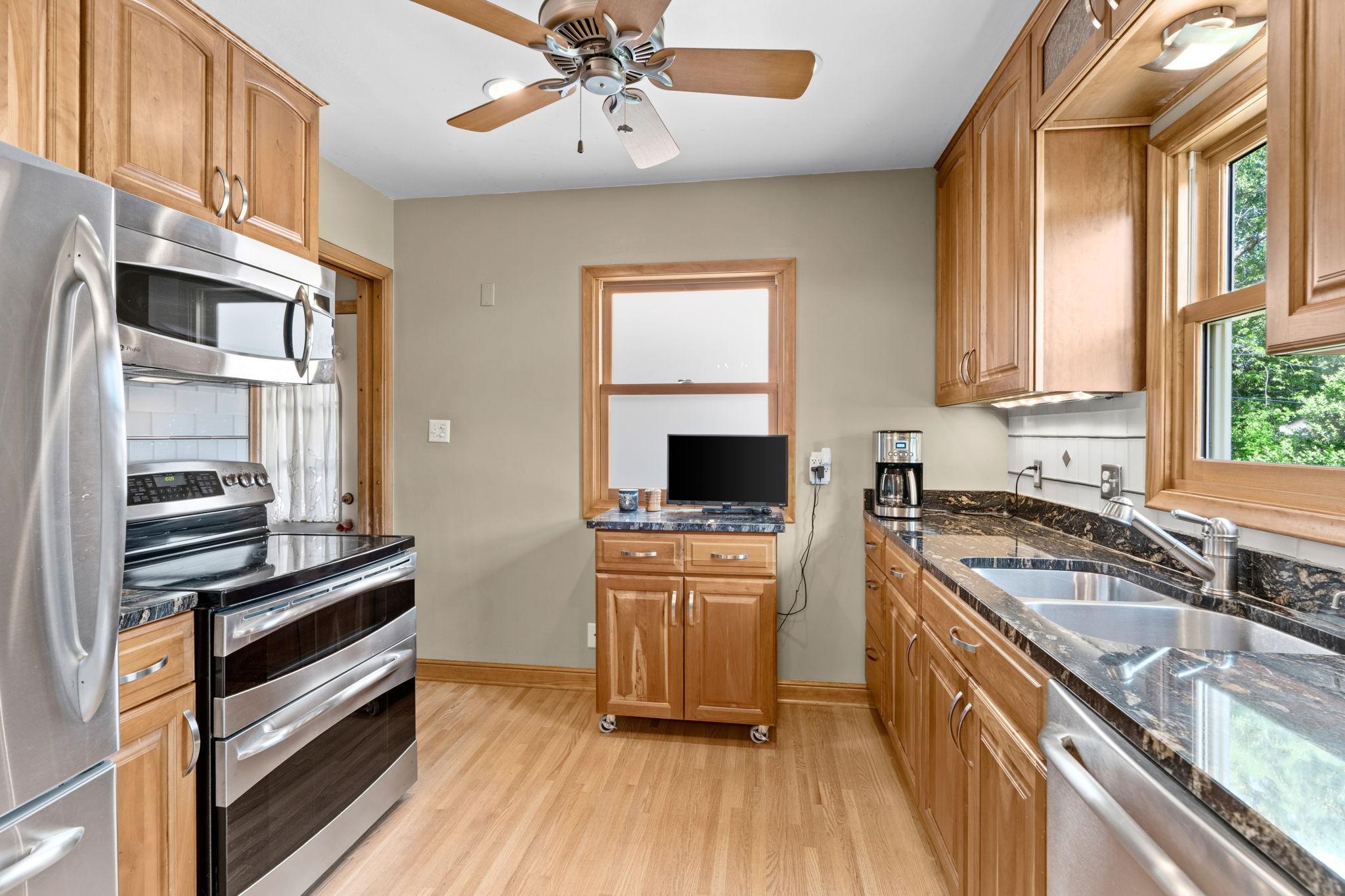 View of Residential at 2081 Jefferson Avenue, Saint Paul MN 55105, Saint Paul (13 of 44) - Mike Wilen | Minnesota Team Real Estate