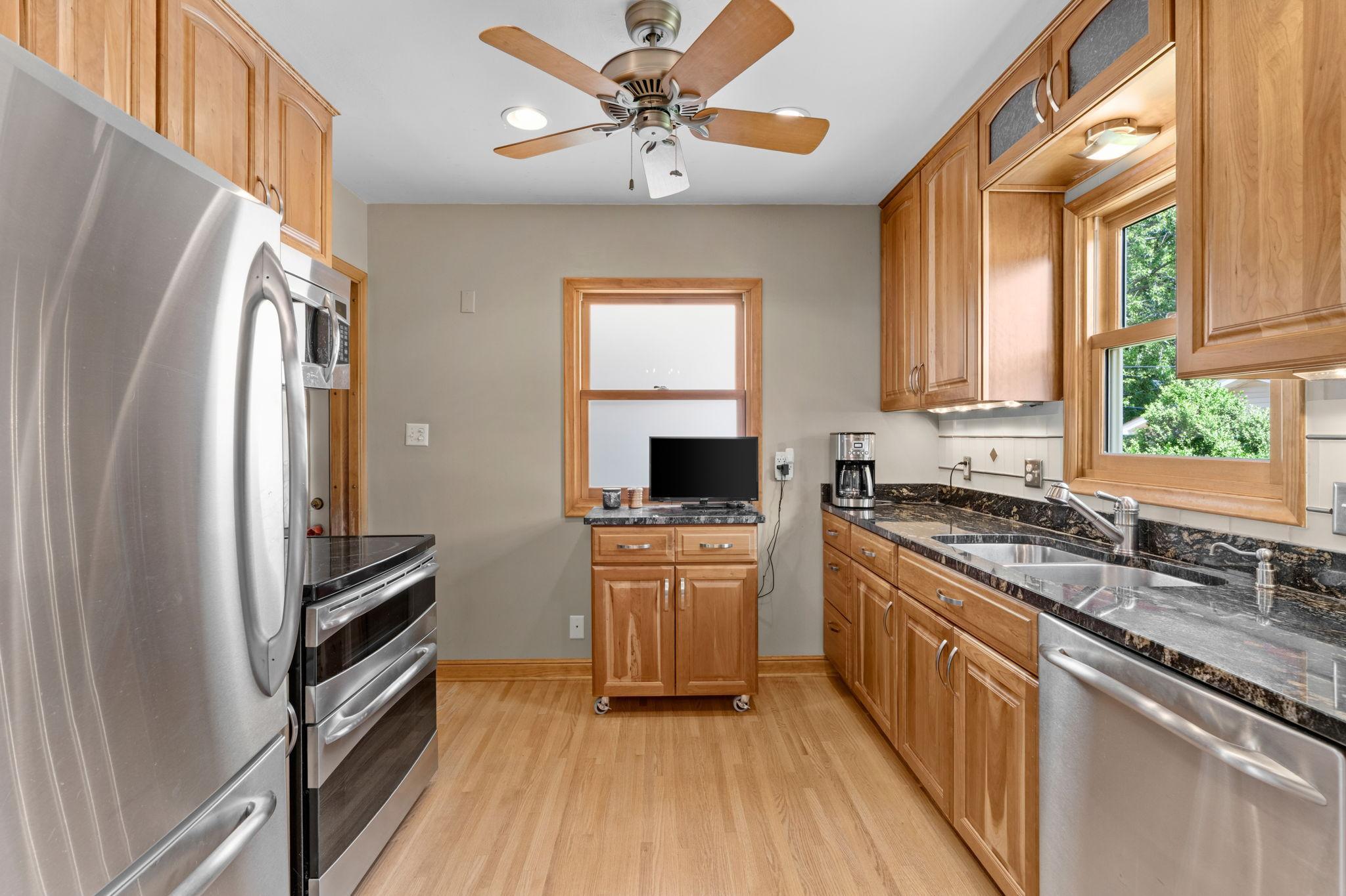View of Residential at 2081 Jefferson Avenue, Saint Paul MN 55105, Saint Paul (11 of 44) - Mike Wilen | Minnesota Team Real Estate