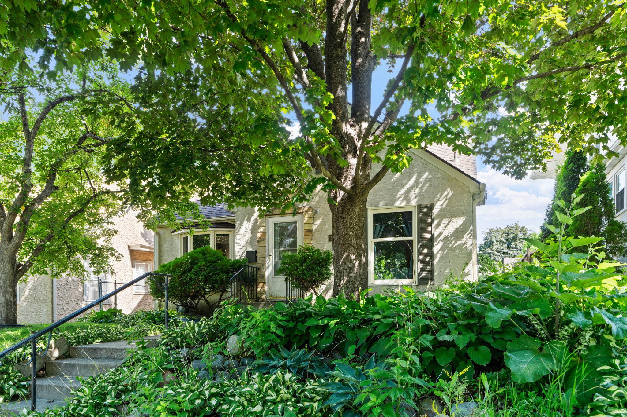 View of Residential at 2081 Jefferson Avenue, Saint Paul MN 55105, Saint Paul (43 of 44) - Mike Wilen | Minnesota Team Real Estate
