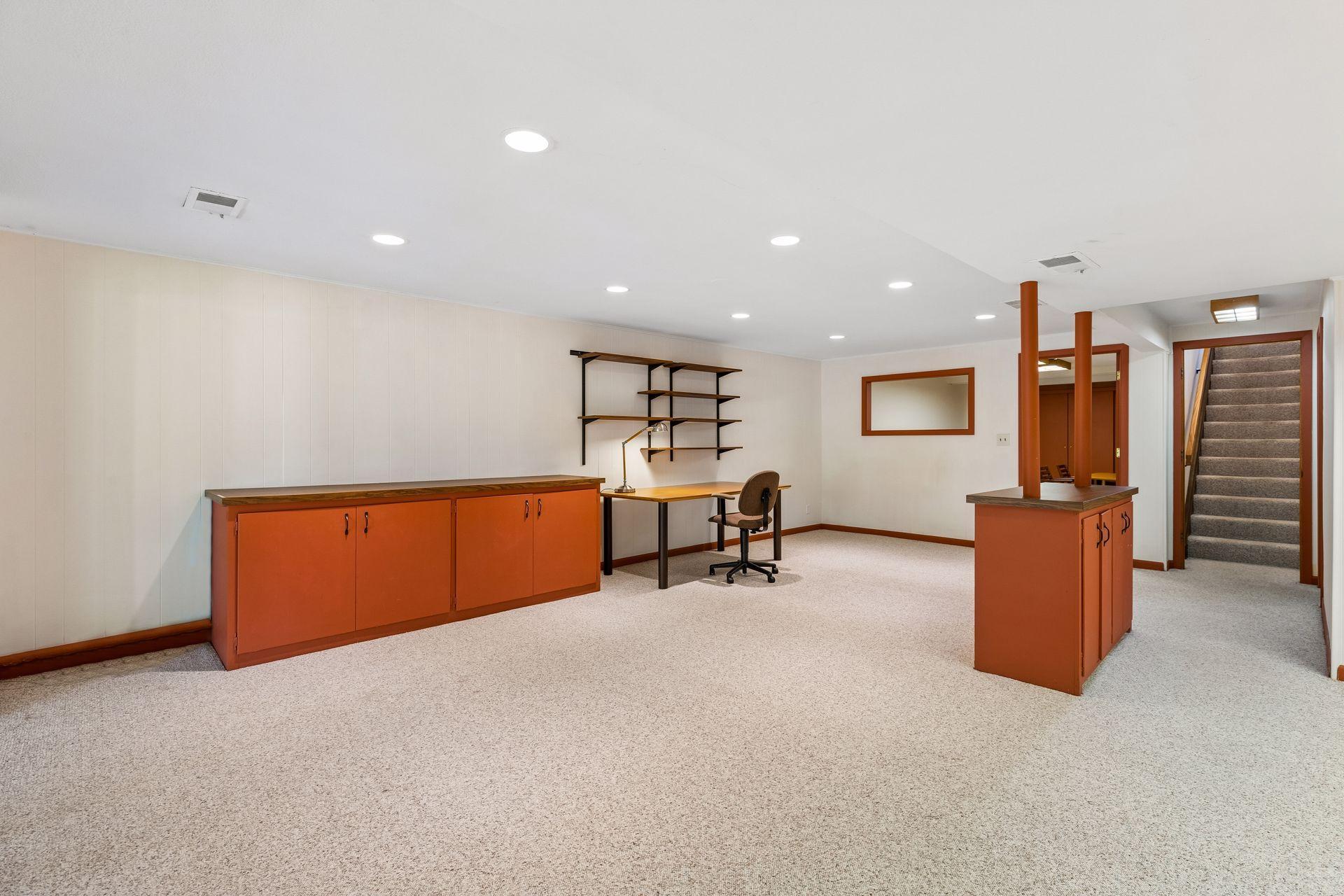 View of Residential at 1086 Cedar View Drive, Minneapolis MN 55405, Minneapolis (28 of 48) - Mike Wilen | Minnesota Team Real Estate
