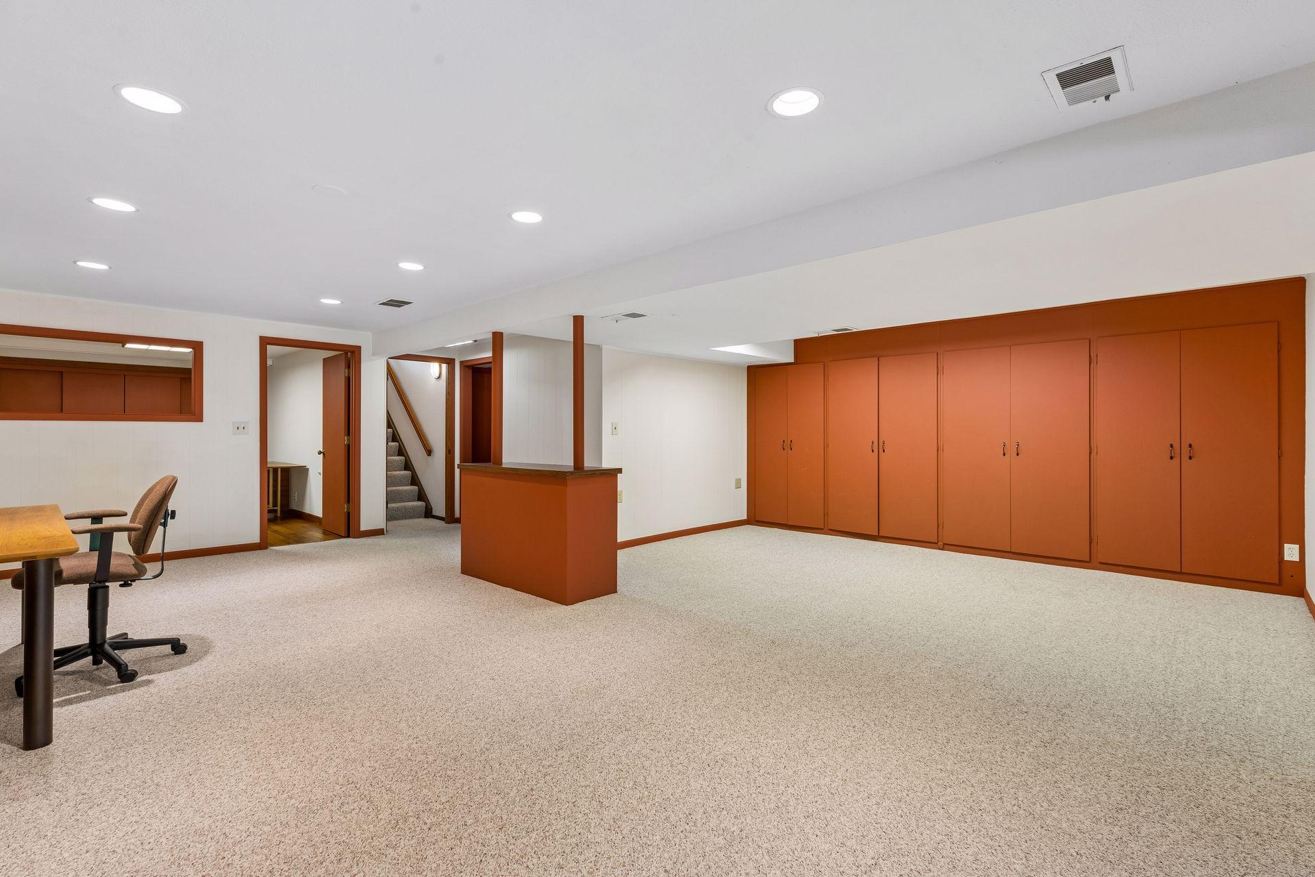 View of Residential at 1086 Cedar View Drive, Minneapolis MN 55405, Minneapolis (27 of 48) - Mike Wilen | Minnesota Team Real Estate