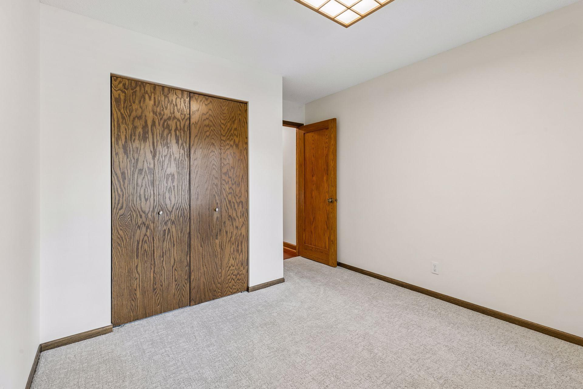 View of Residential at 1086 Cedar View Drive, Minneapolis MN 55405, Minneapolis (23 of 48) - Mike Wilen | Minnesota Team Real Estate