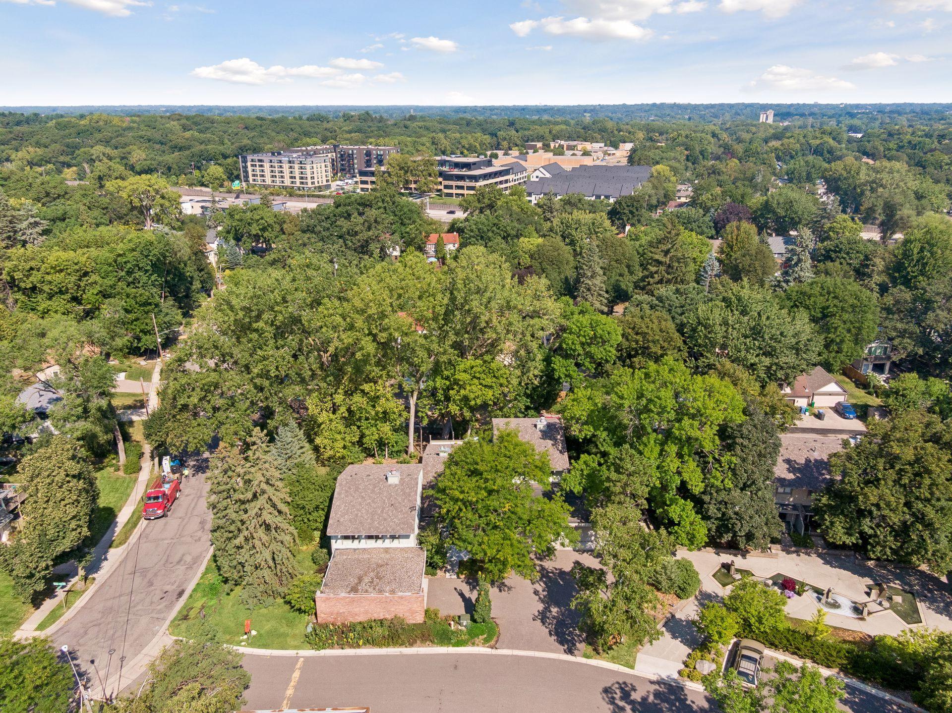 View of Residential at 1086 Cedar View Drive, Minneapolis MN 55405, Minneapolis (41 of 48) - Mike Wilen | Minnesota Team Real Estate