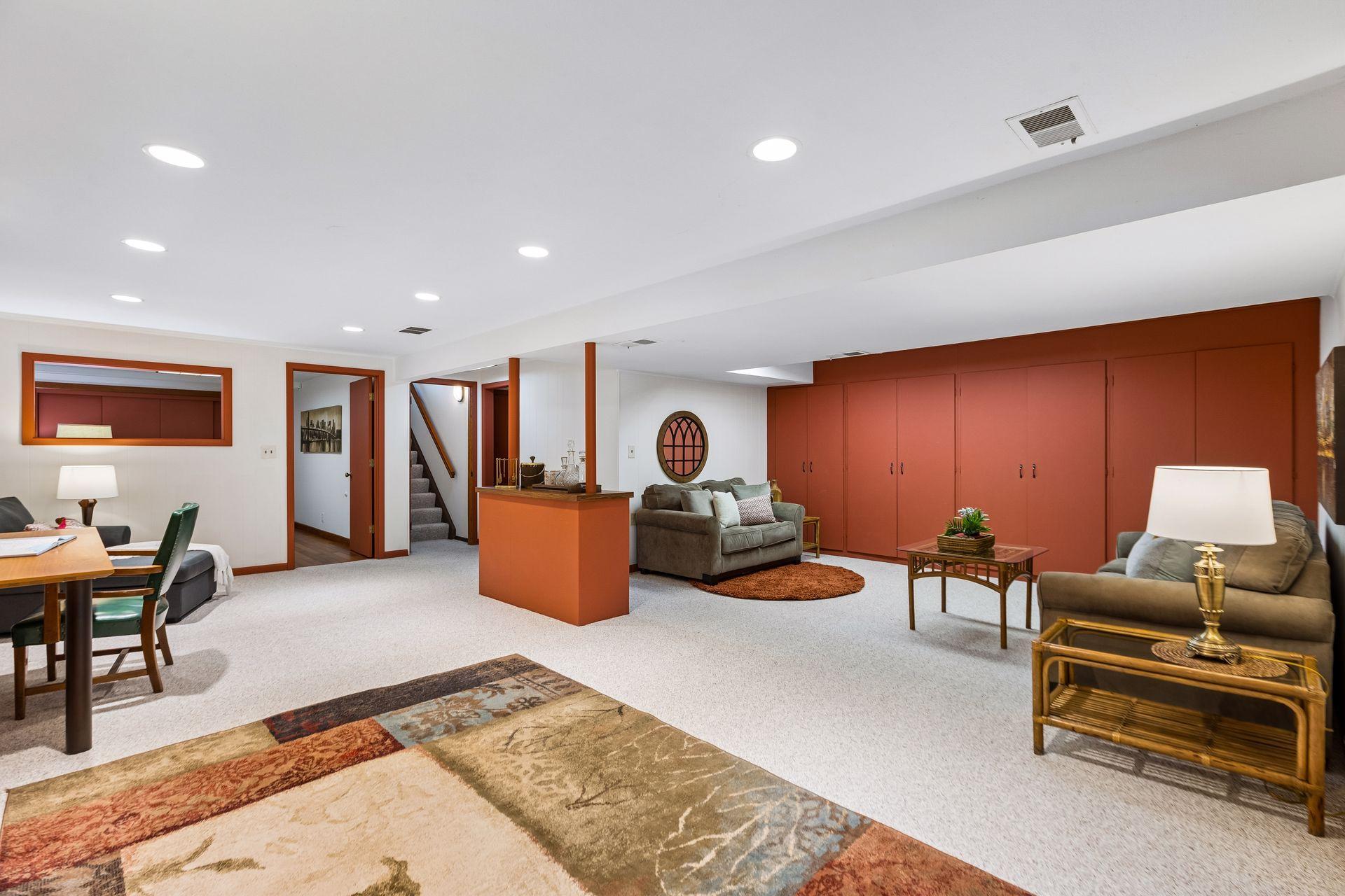 View of Residential at 1086 Cedar View Drive, Minneapolis MN 55405, Minneapolis (19 of 22) - Mike Wilen | Minnesota Team Real Estate