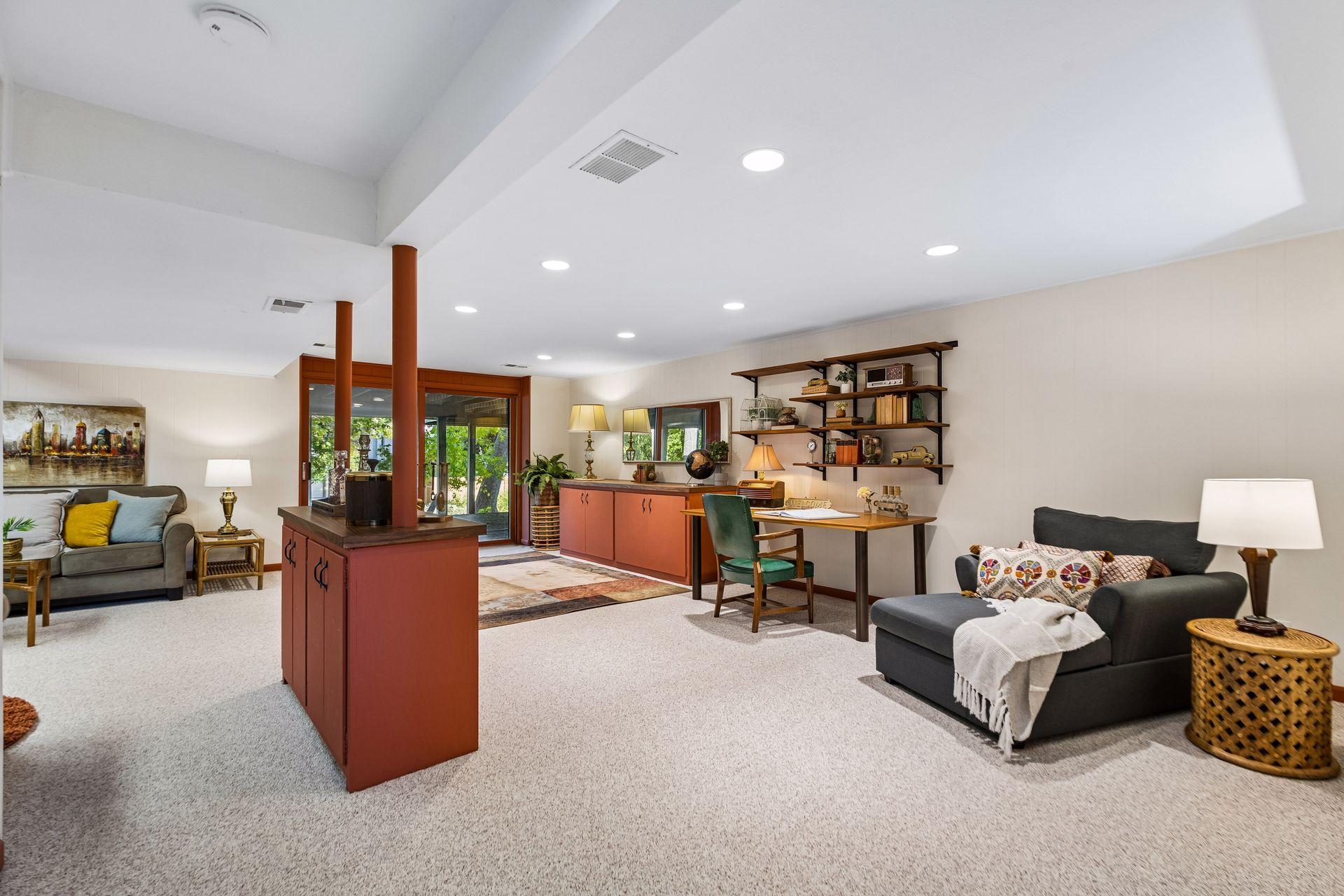 View of Residential at 1086 Cedar View Drive, Minneapolis MN 55405, Minneapolis (18 of 22) - Mike Wilen | Minnesota Team Real Estate