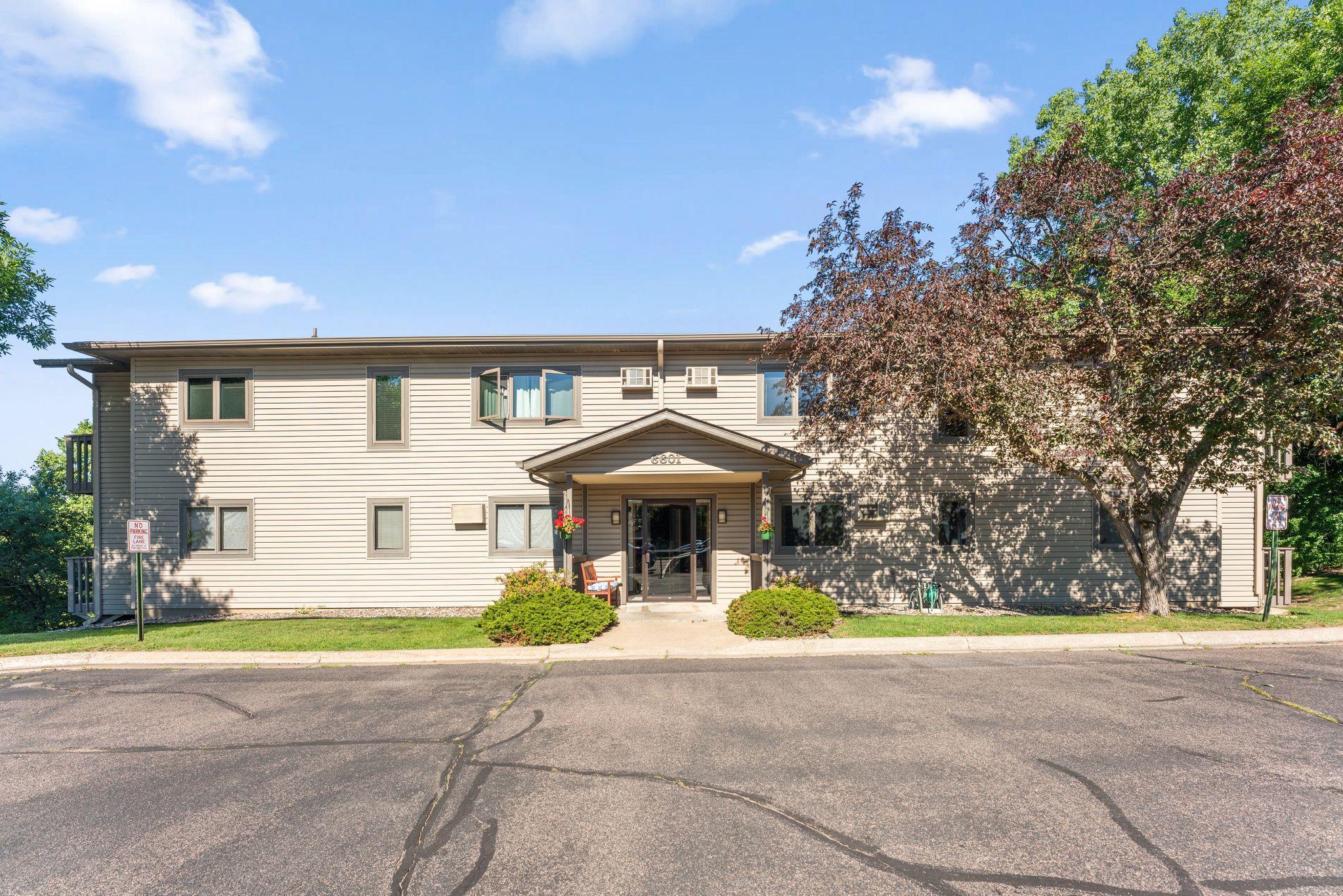 View of Residential at 6601 Buckley Circle #105, Inver Grove Heights MN 55076, Inver Grove Heights (15 of 17) - Mike Wilen | Minnesota Team Real Estate