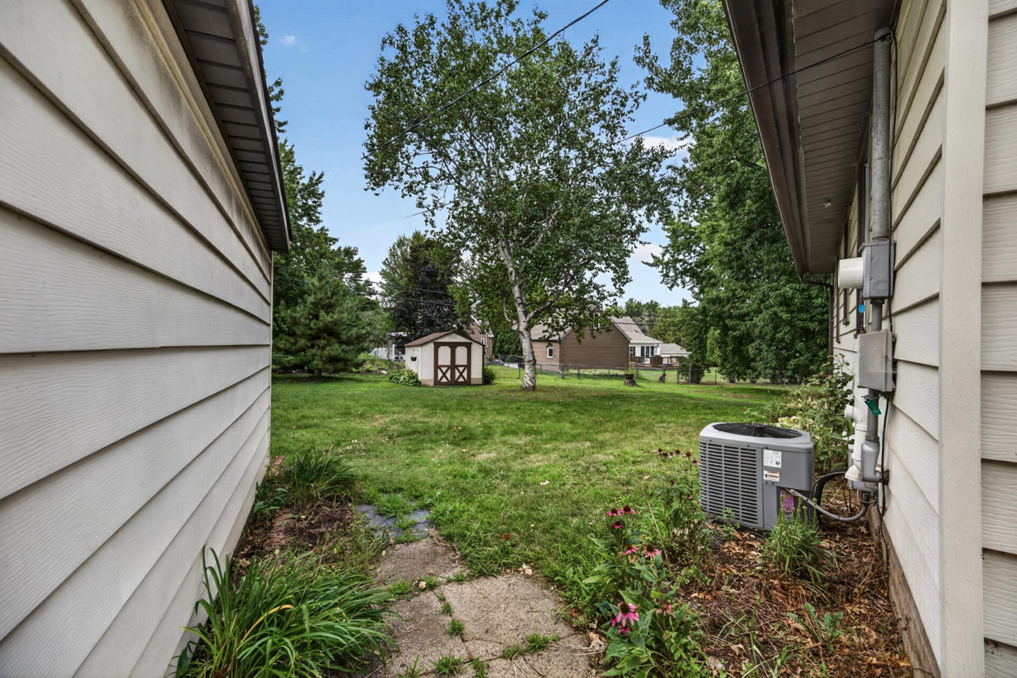 View of Residential at 1220 Frisbie Avenue, Maplewood MN 55109, Maplewood (28 of 51) - Mike Wilen | Minnesota Team Real Estate