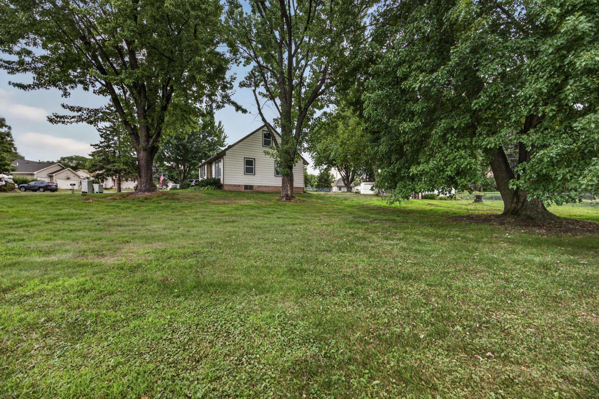 View of Residential at 1220 Frisbie Avenue, Maplewood MN 55109, Maplewood (38 of 51) - Mike Wilen | Minnesota Team Real Estate