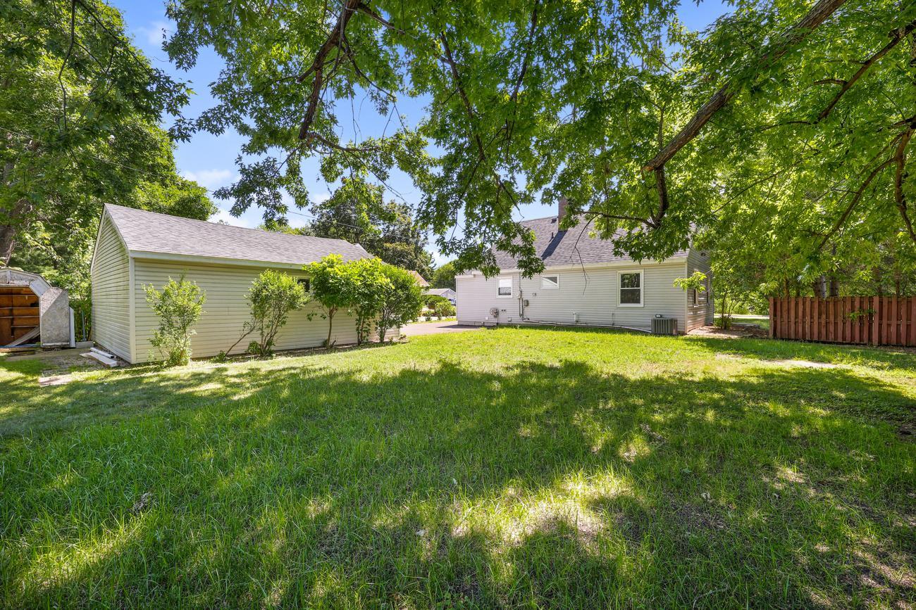 View of Residential at 1051 Burke Avenue, Roseville MN 55113, Roseville (28 of 32) - Mike Wilen | Minnesota Team Real Estate