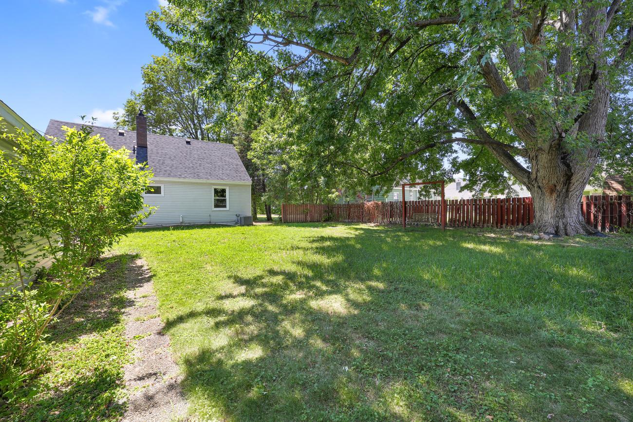View of Residential at 1051 Burke Avenue, Roseville MN 55113, Roseville (27 of 32) - Mike Wilen | Minnesota Team Real Estate